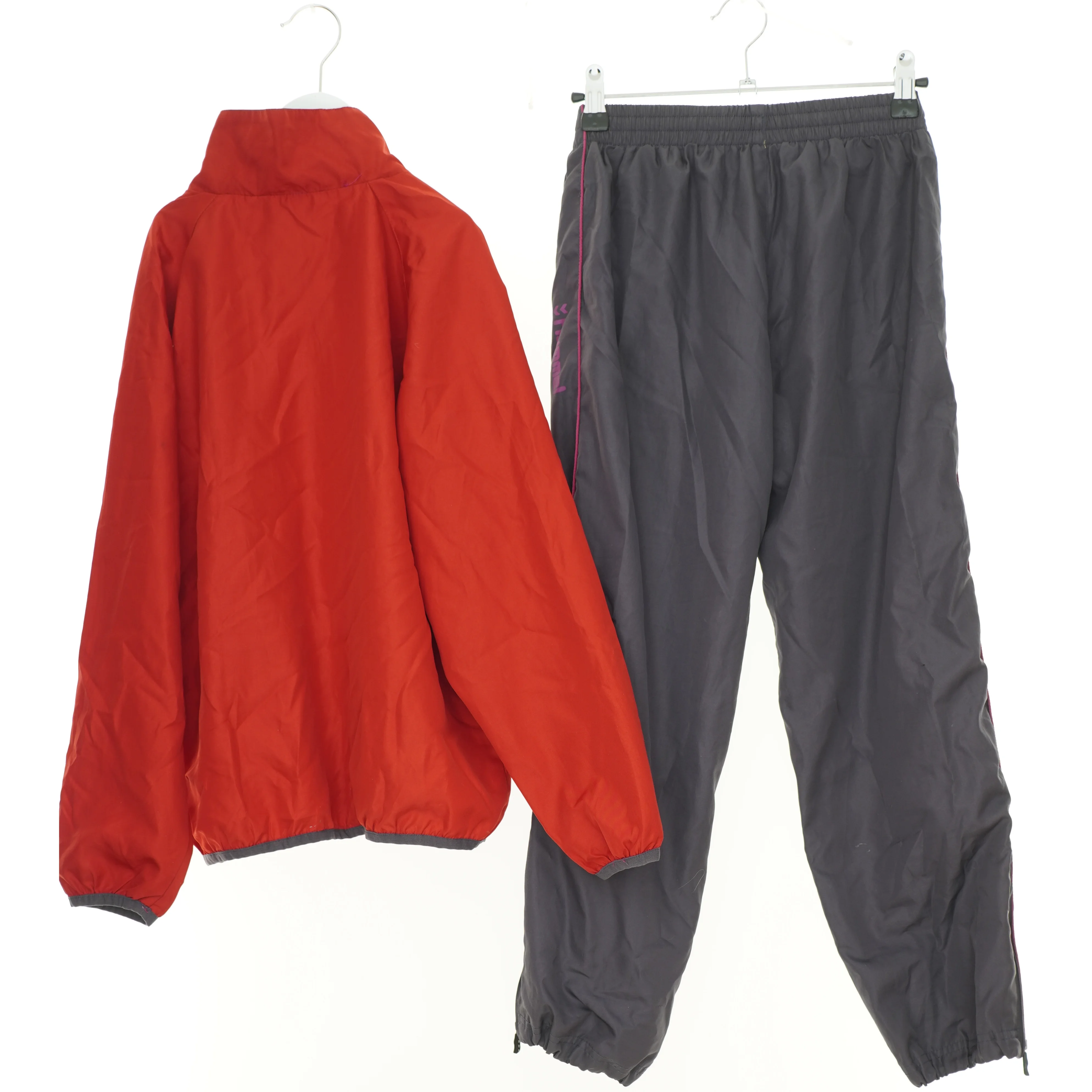 Træningssæt (2 dele.) fra Hummel (str. 140 cm)