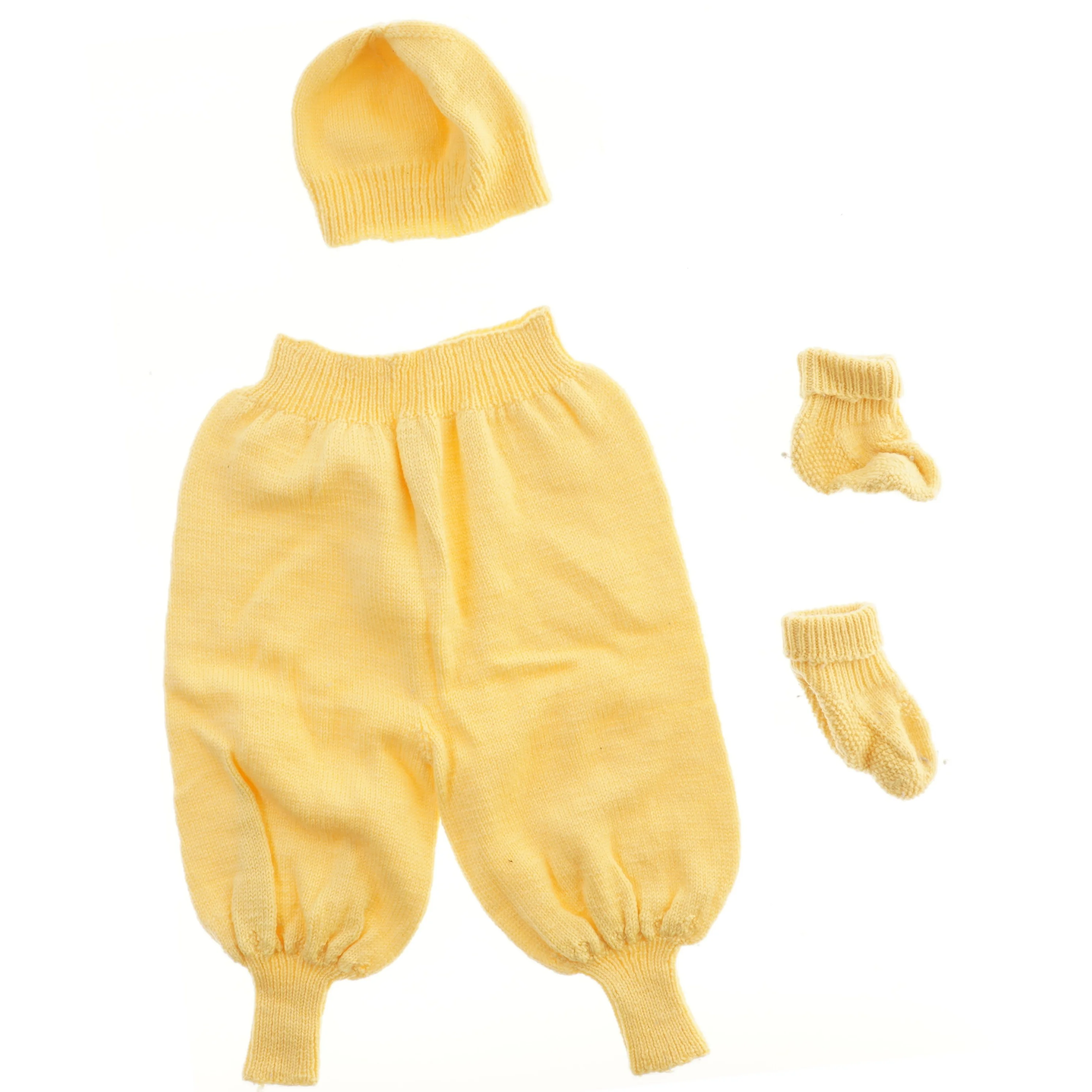 Gul babystrikket sæt (str. 46 cm)