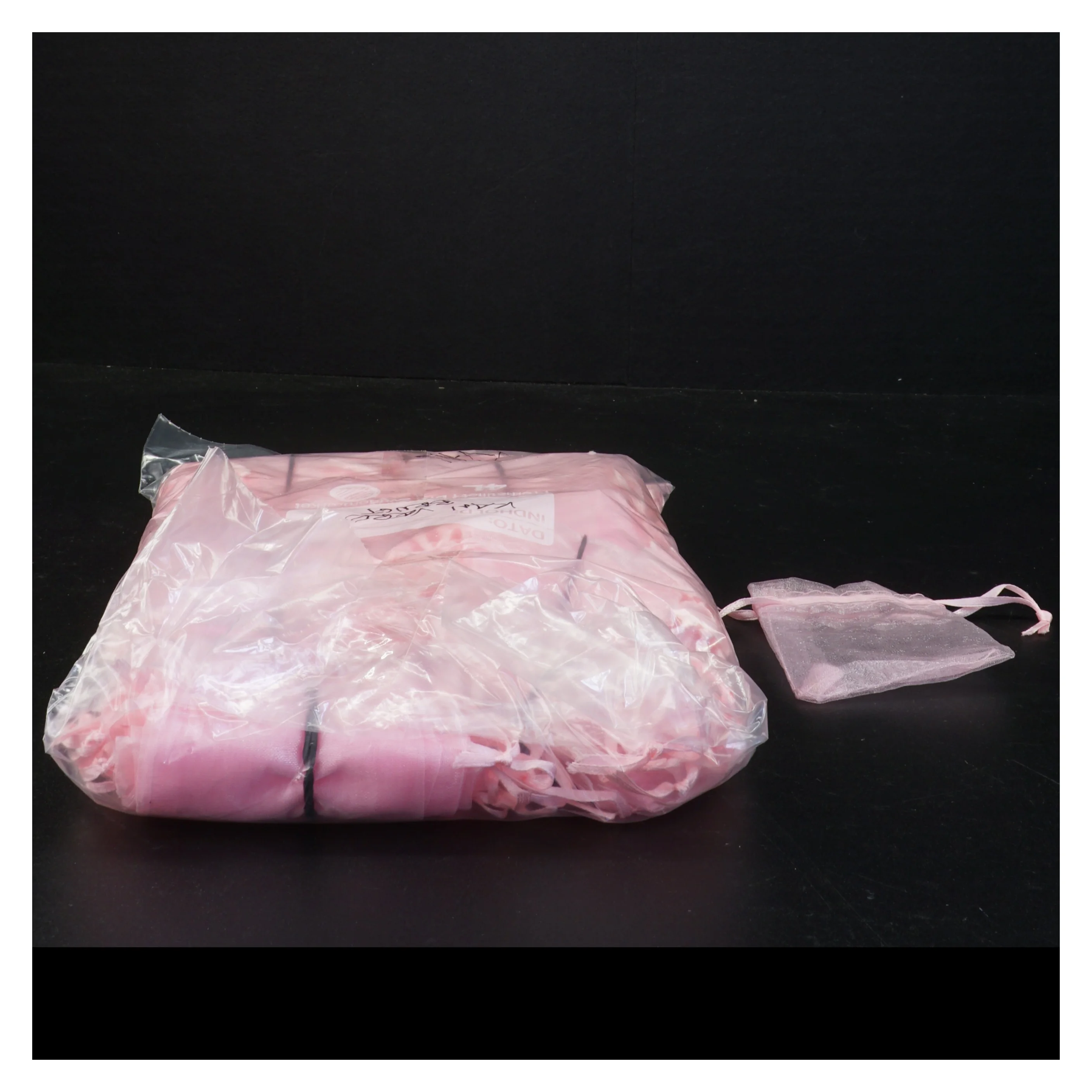 100 Små rosa smykkeposer eller risposer i chiffon (str. 8,5 x 6,5 cm)