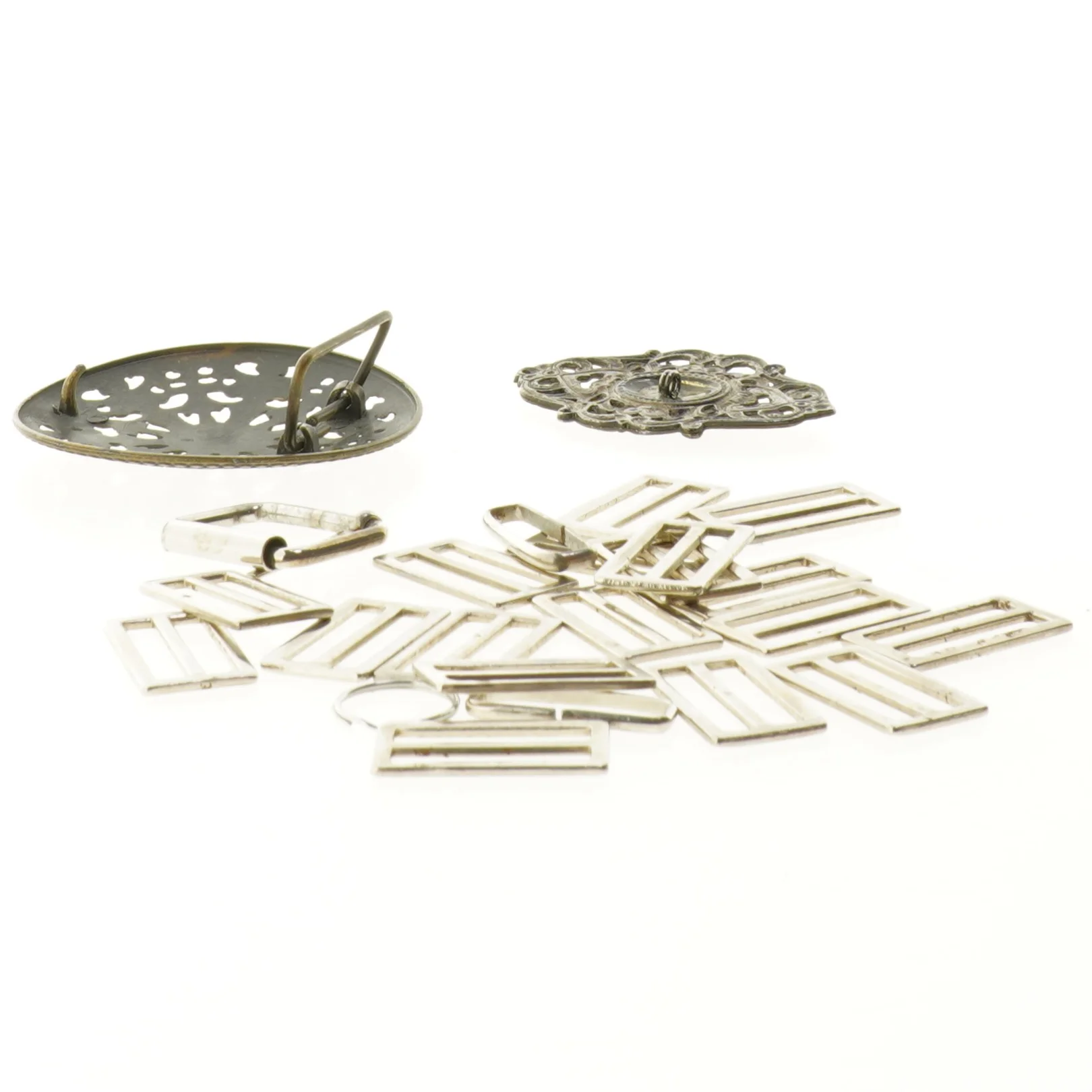 Assorteret bæltespænder (str. 8 x 8 cm 4 x 2 cm)