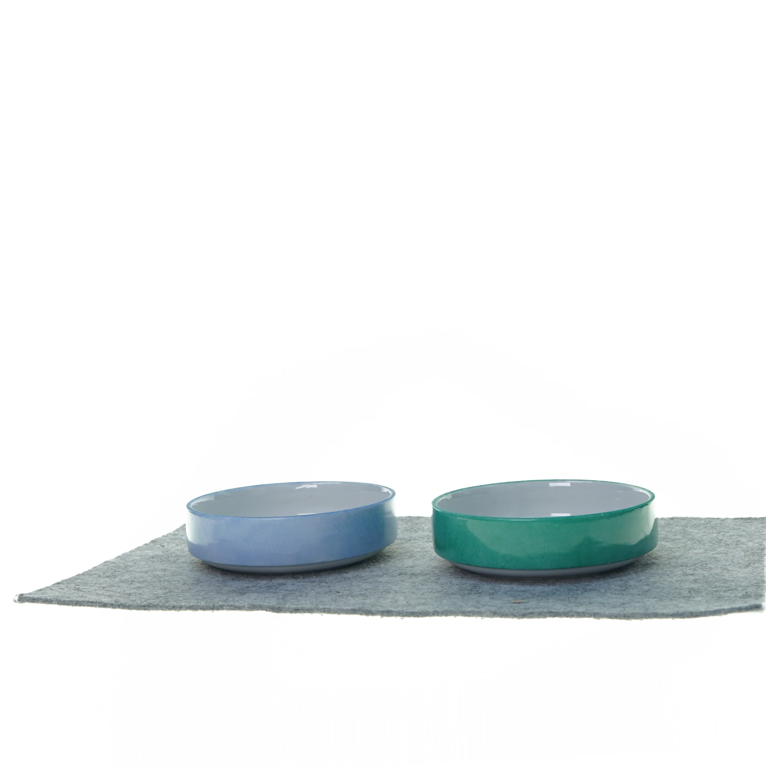 2 stk skåle (str. 12 cm)