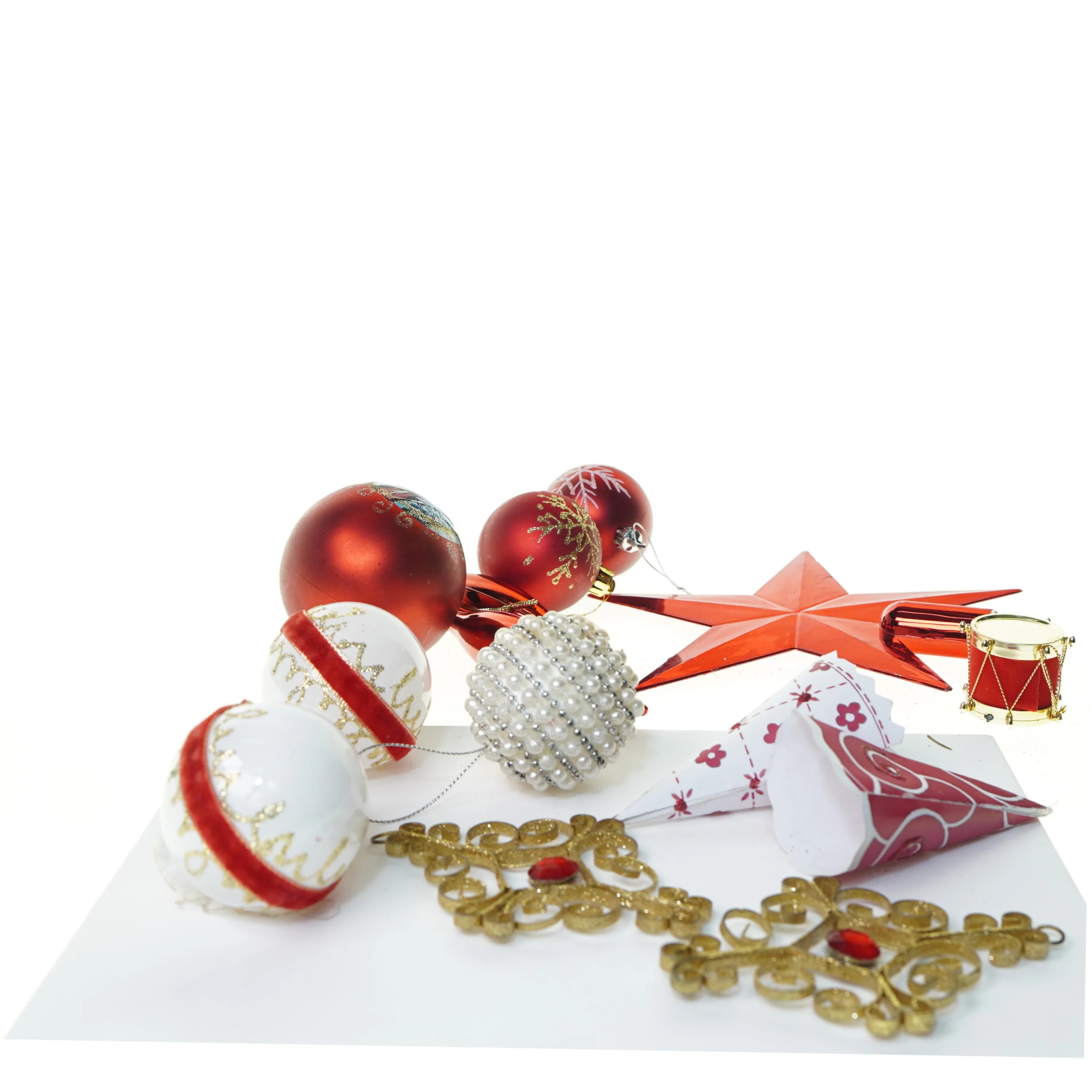 Julepynt, 14 julekugler mm (str. 21 cm)