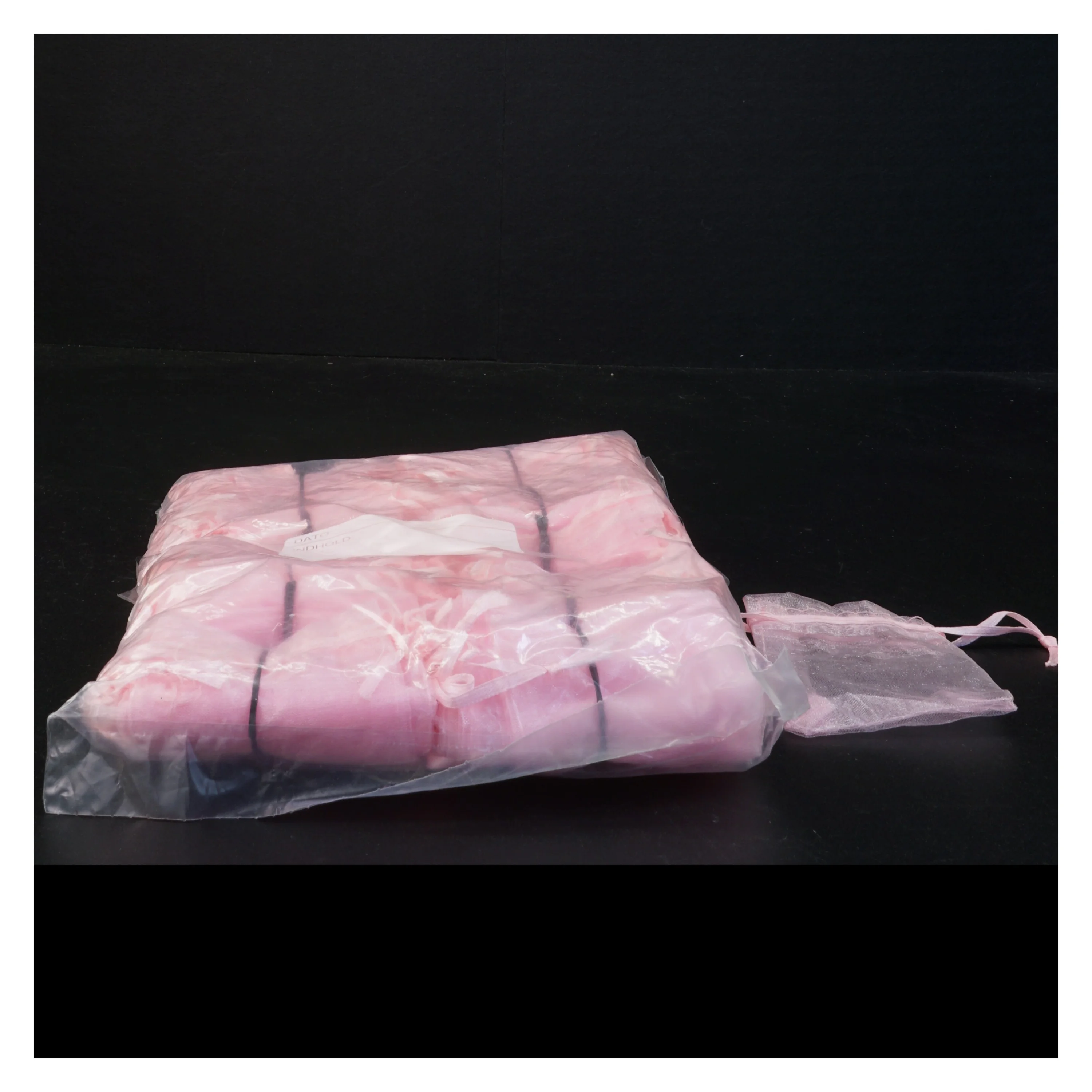 100 Små rosa smykkeposer eller risposer i chiffon (str. 8,5 x 6,5 cm)