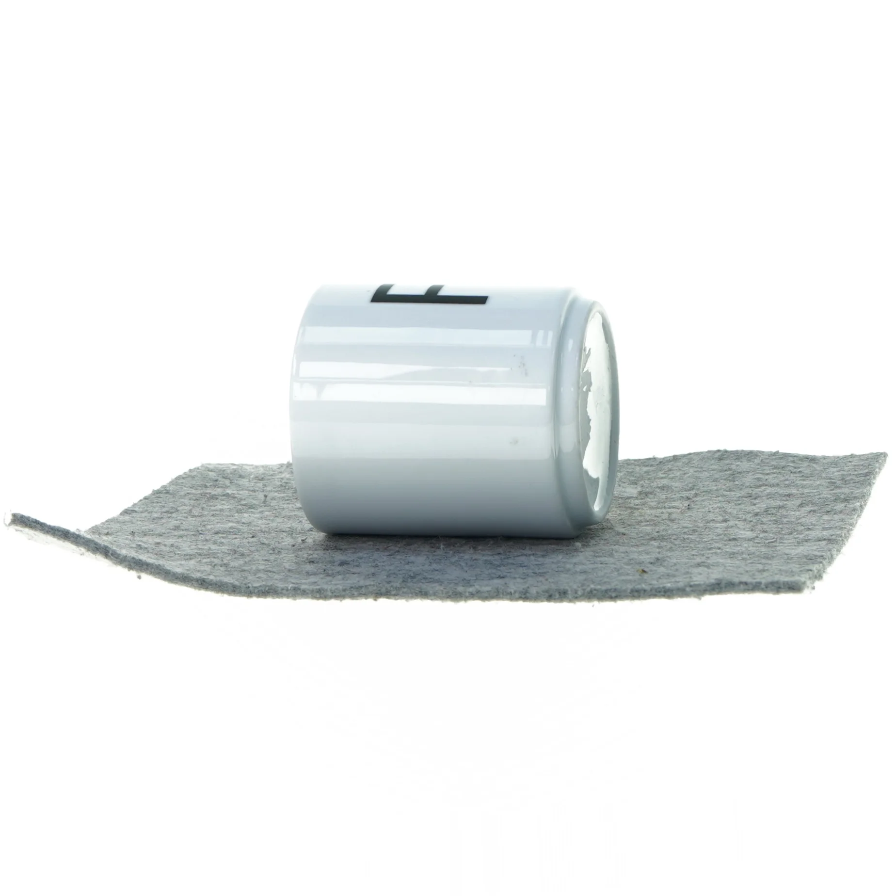 ny Kop / krus med F bogstav (str. 9 cm)