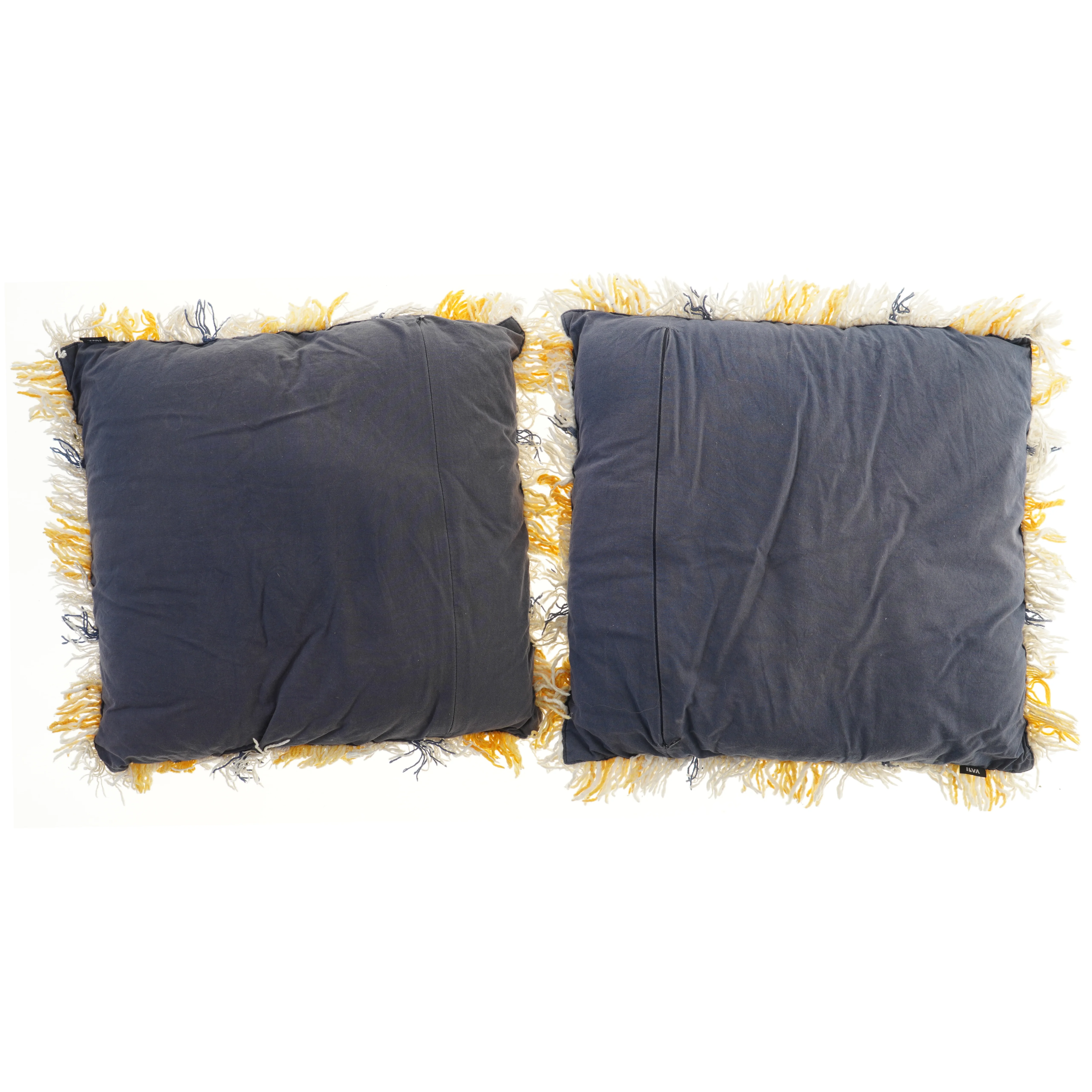 Sæt af plaid-mønstrede puder fra Ilva (str. 45x46 cm)