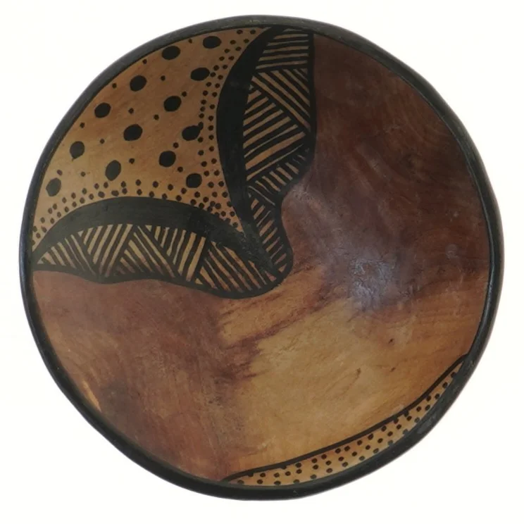 Dekorativ skål i træ (str. Ø 14 cm)