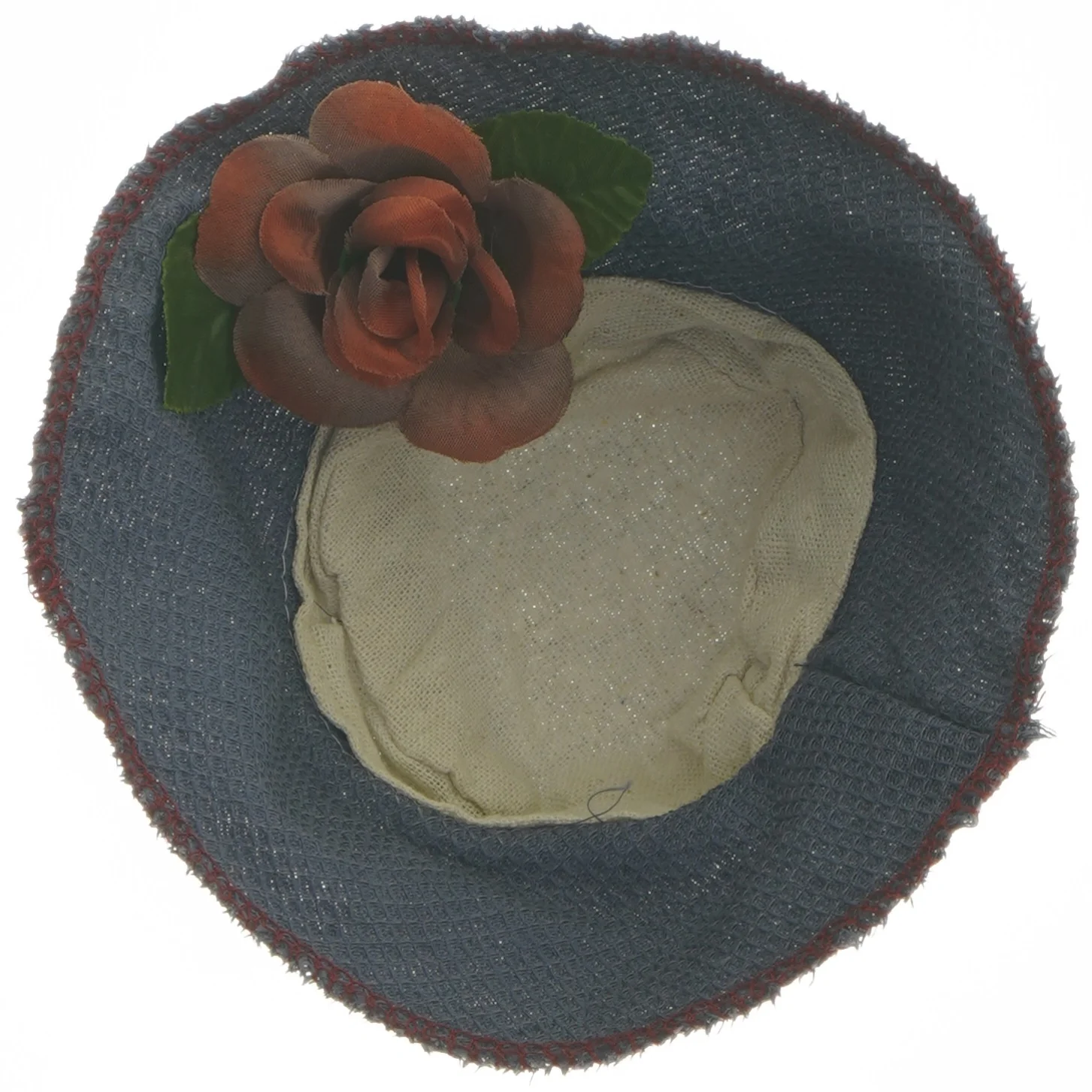 Dekorativ hat med blomster (str. Ø 17 cm)