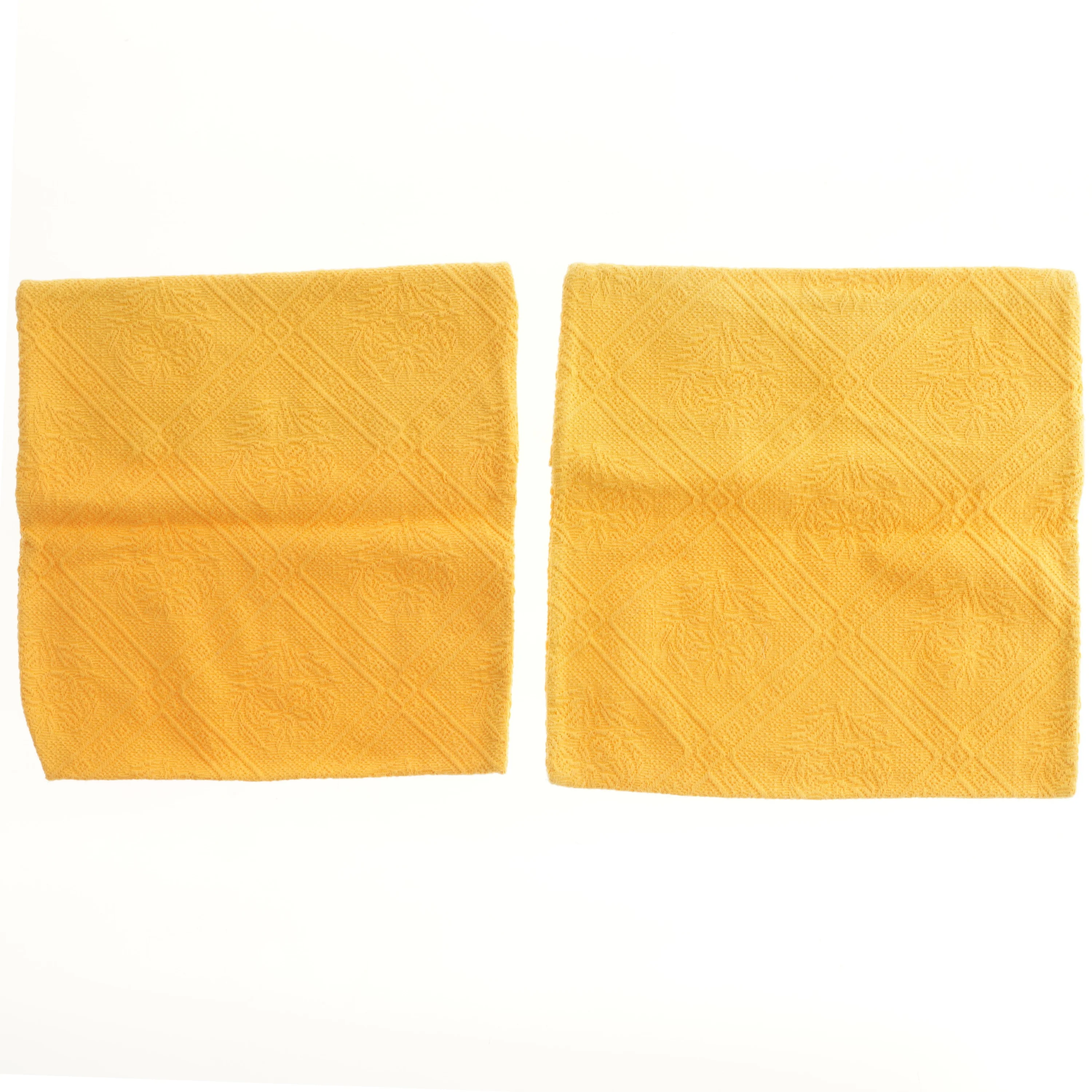 Gule pudevår med knapper (str. 2 styk, 38x38 cm)