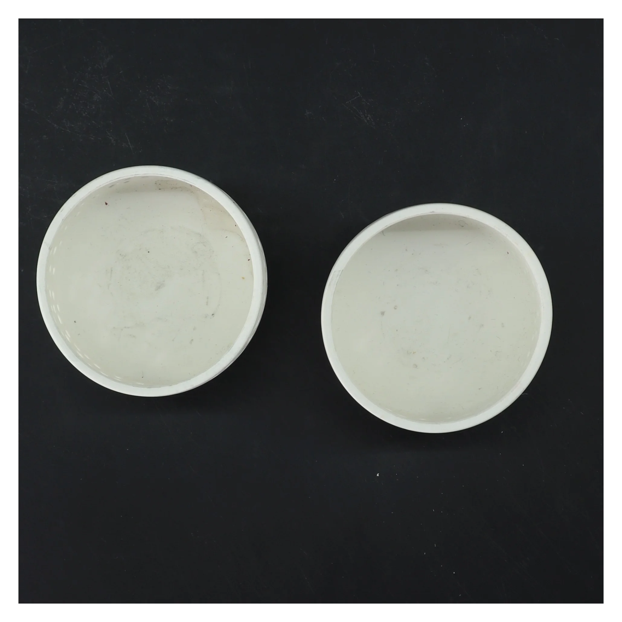 Hvide lyslygter i keramik (str. 2 stk Ø 8 cm)