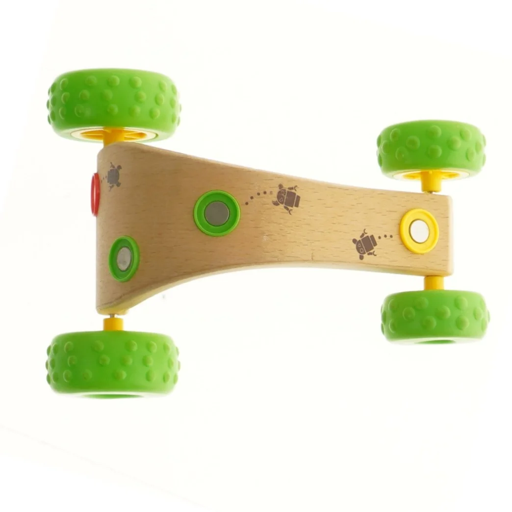 Trælegetøjsbil med grønne hjul fra Brio (str. 19x14 cm)