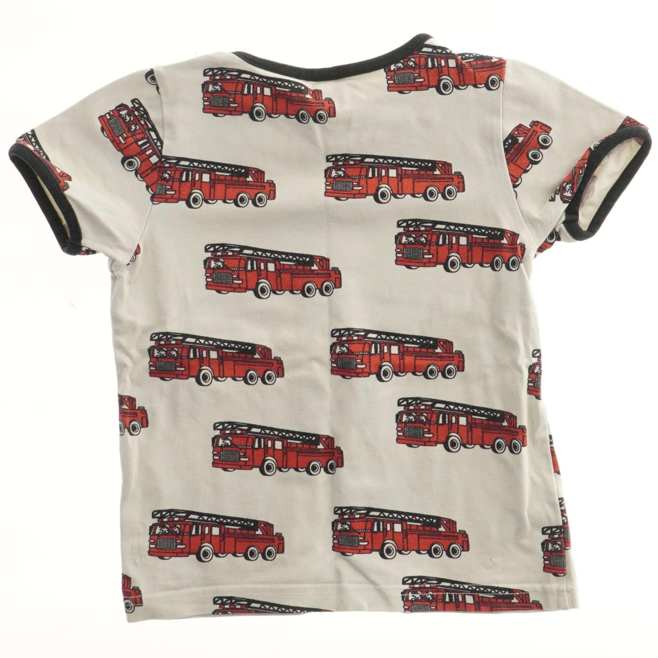 T-shirt med brandbil print fra Småfolk (str. 98)