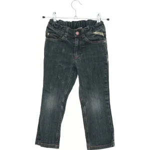 Jeans fra Kammakarlo (str. 104 cm)