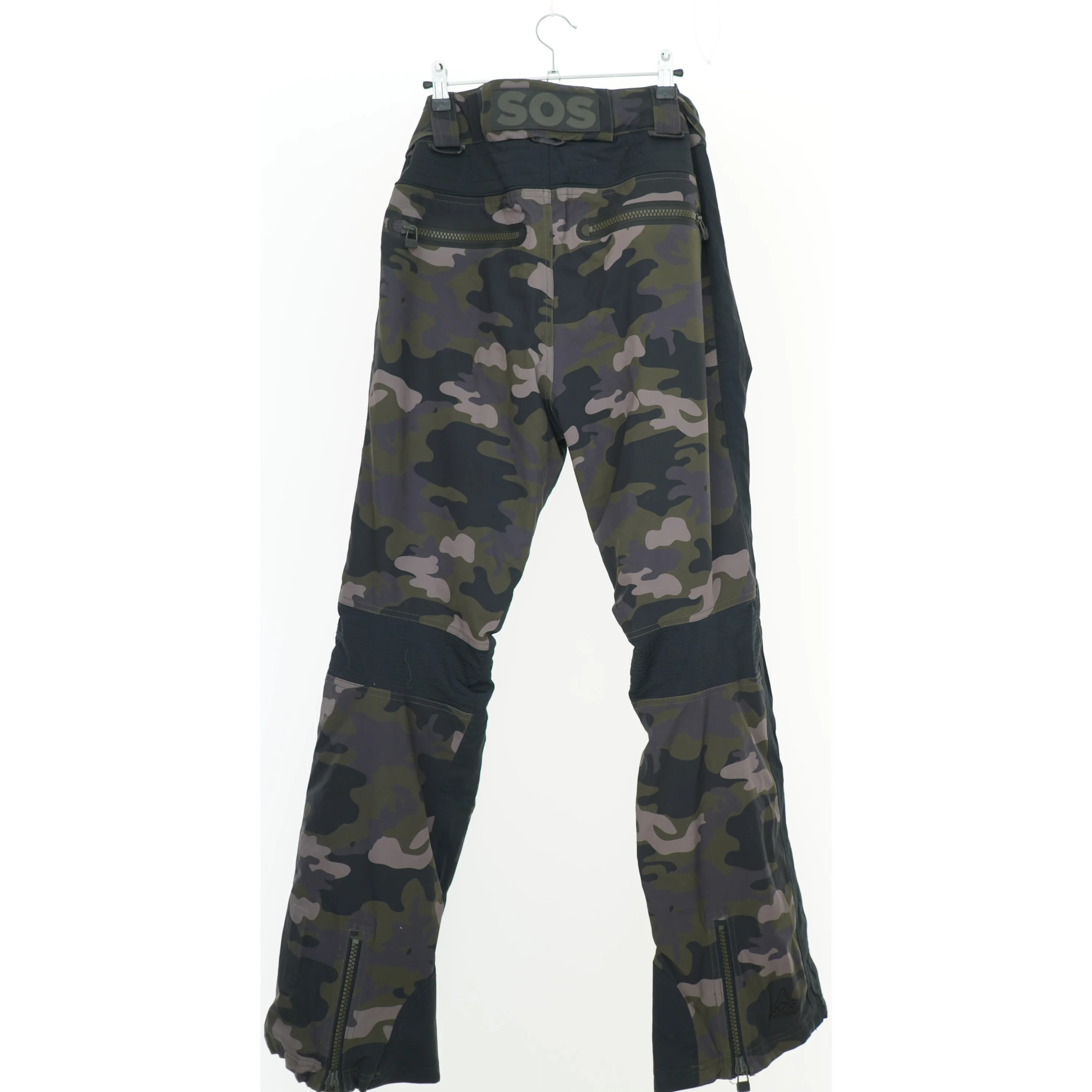 Skibukser med camouflage mønster (str. M)