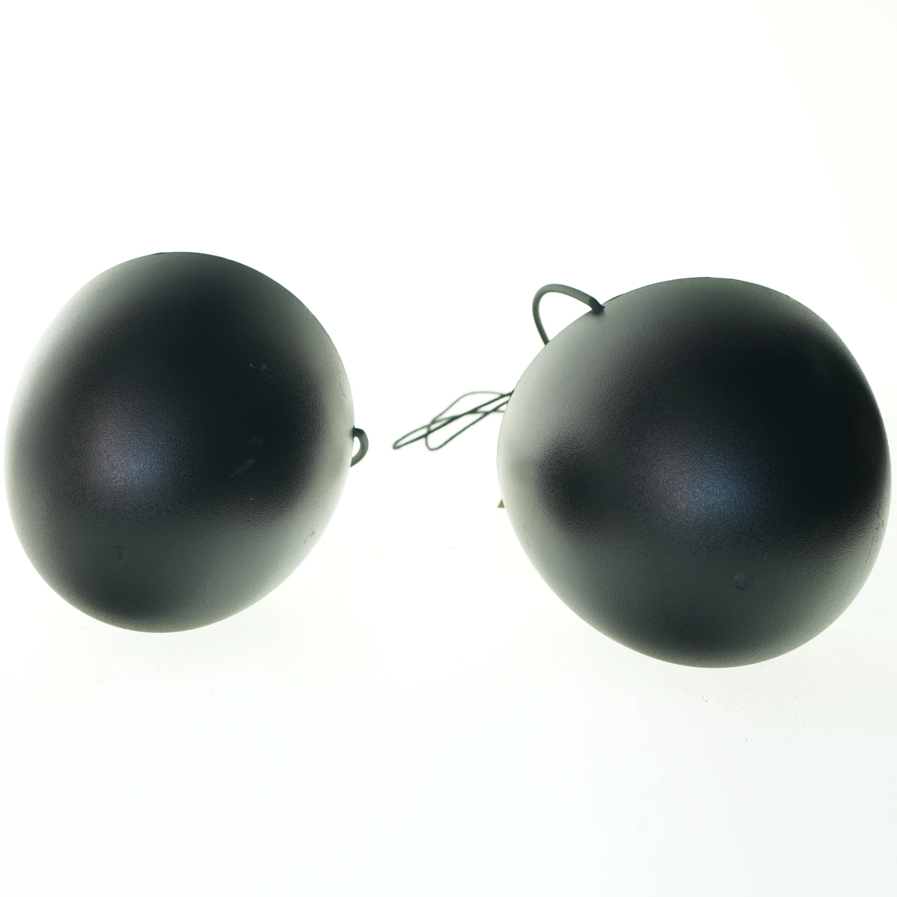 Potter hængende fra Søstrene Grene (str. 16 x 13 x 37 cm)