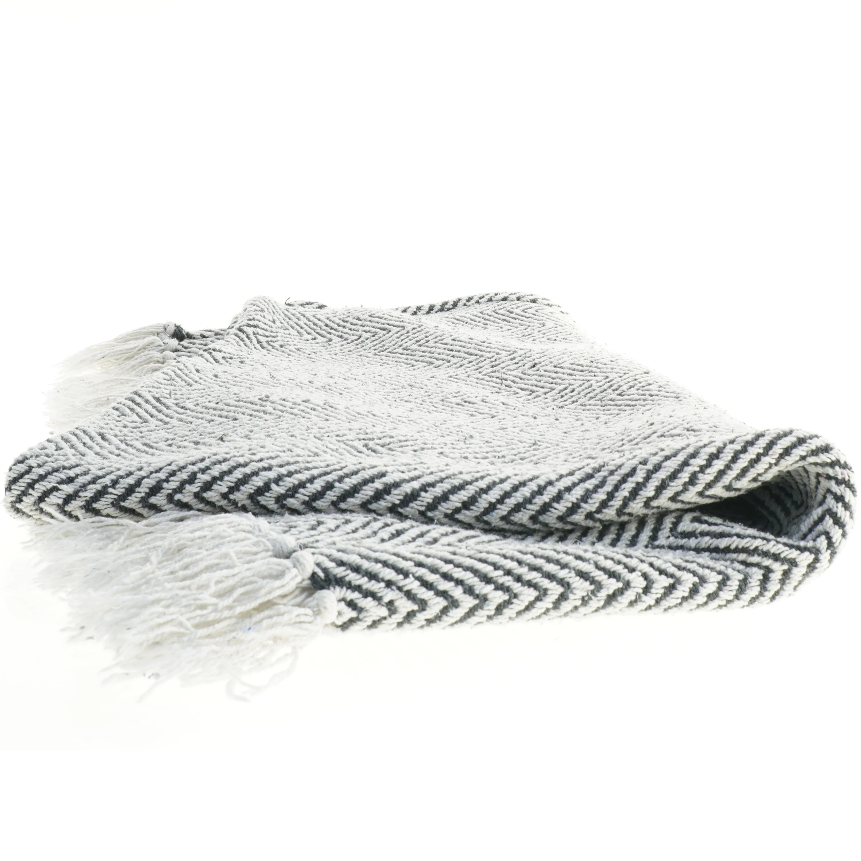 Stribet tæppe med frynser fra Netto (str. 128 x 113 cm)