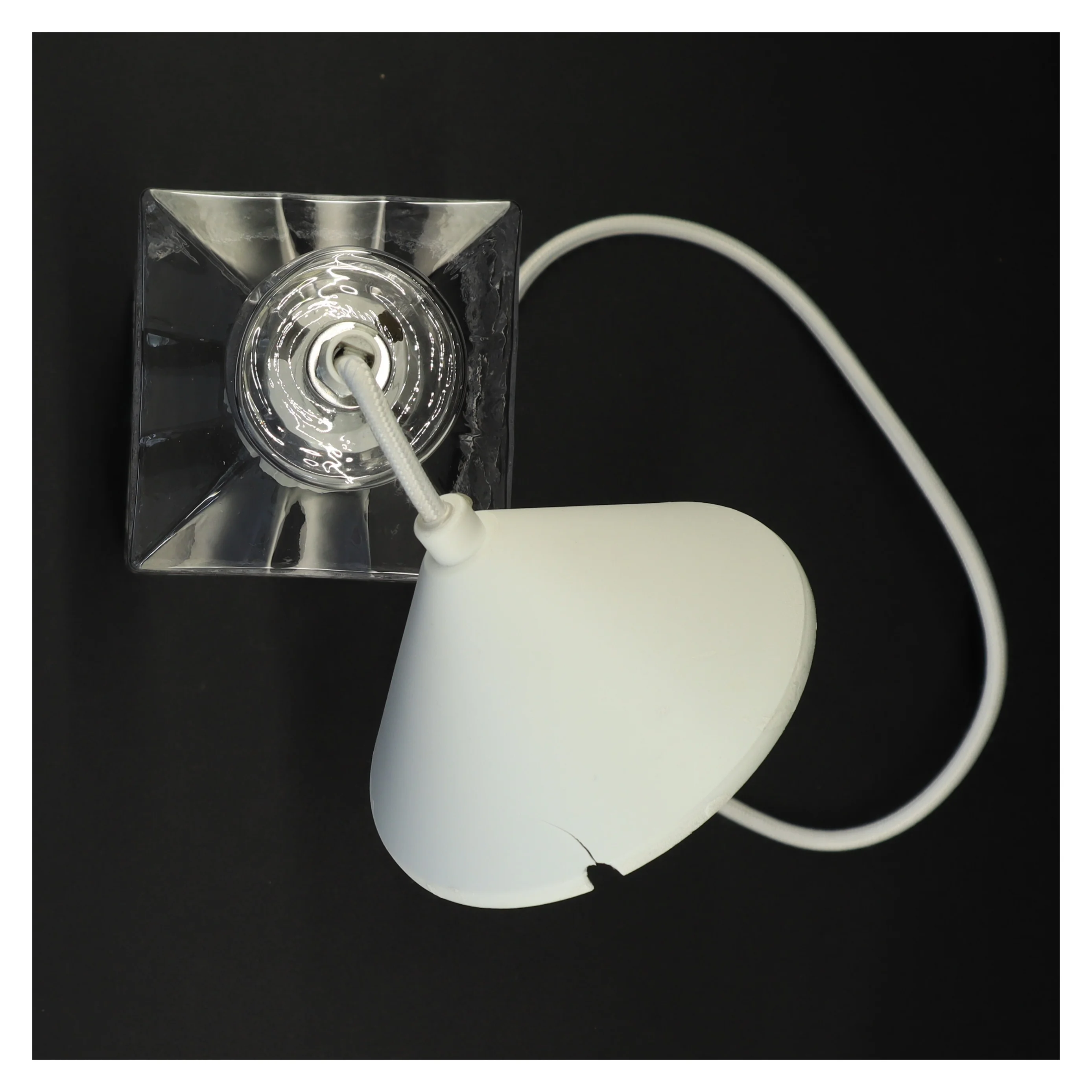 Lampe til ophæng (str. 23 x 10 cm)