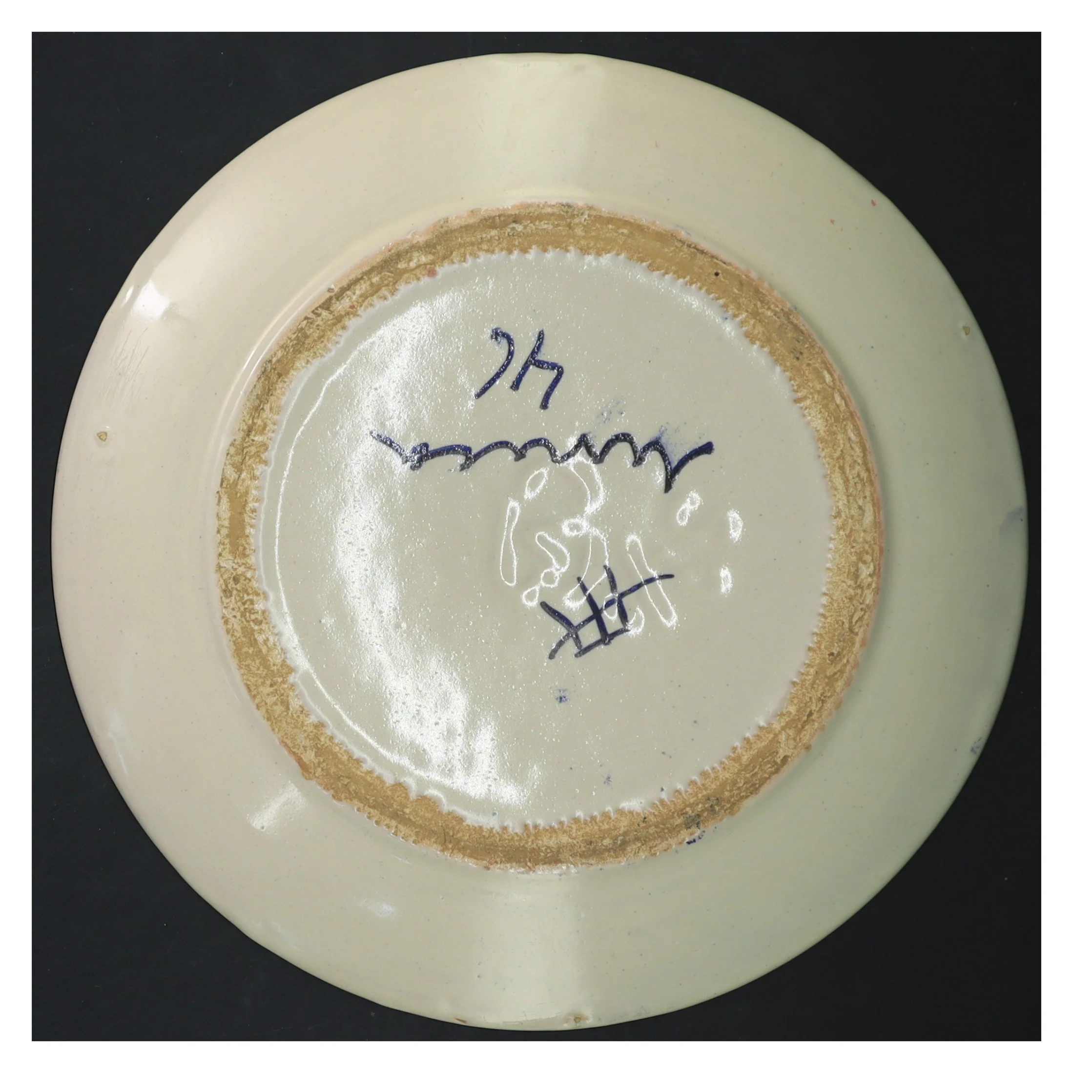 Dekorativ tallerken med kunstnerisk motiv (str. Ø 23 cm)