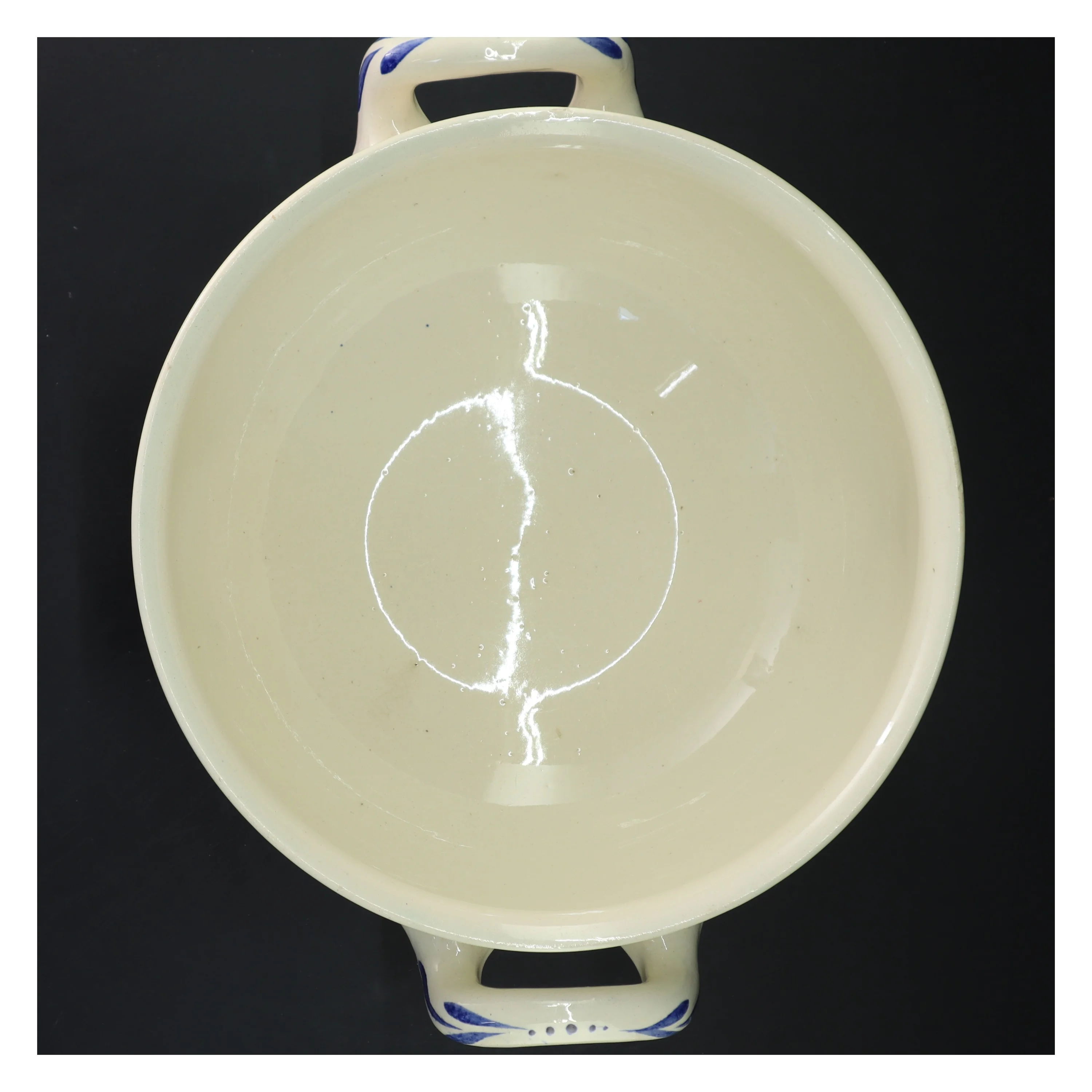 To keramikserveringer med låg fra U&C (str. ø 26 cm, og ø 22 cm cm)