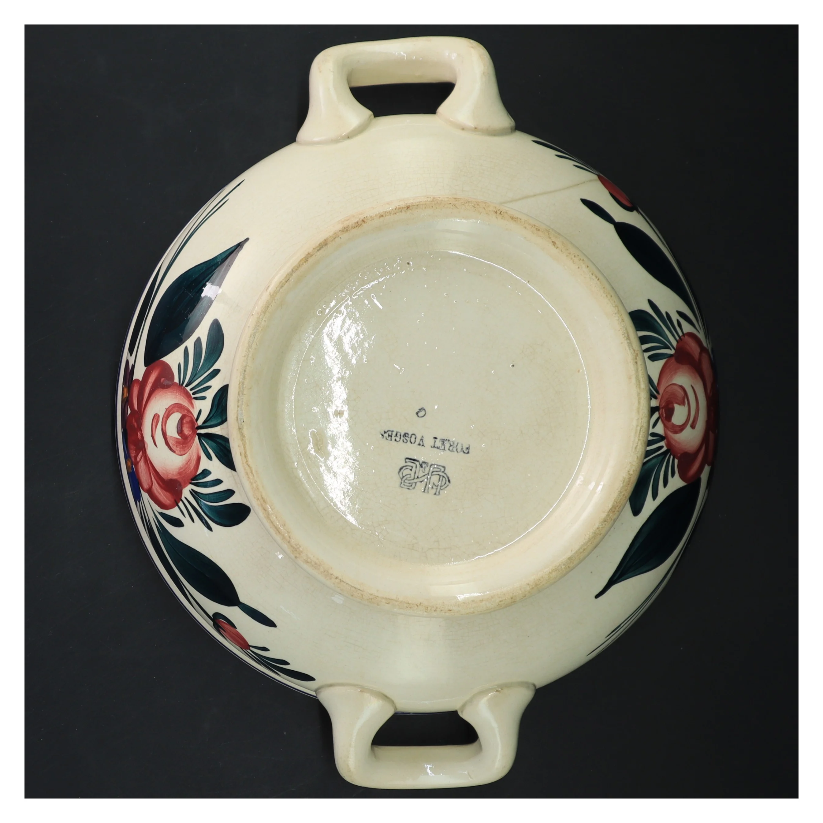 To keramikserveringer med låg fra U&C (str. ø 26 cm, og ø 22 cm cm)