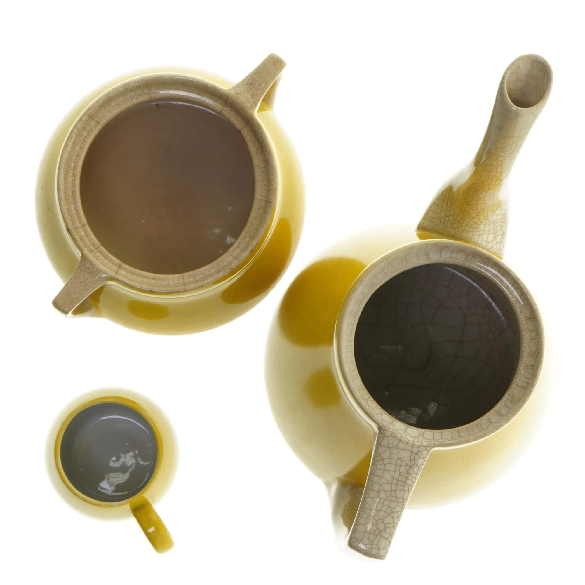 Gult kaffestel i keramik (str. 22, ø 12, 7 cm)