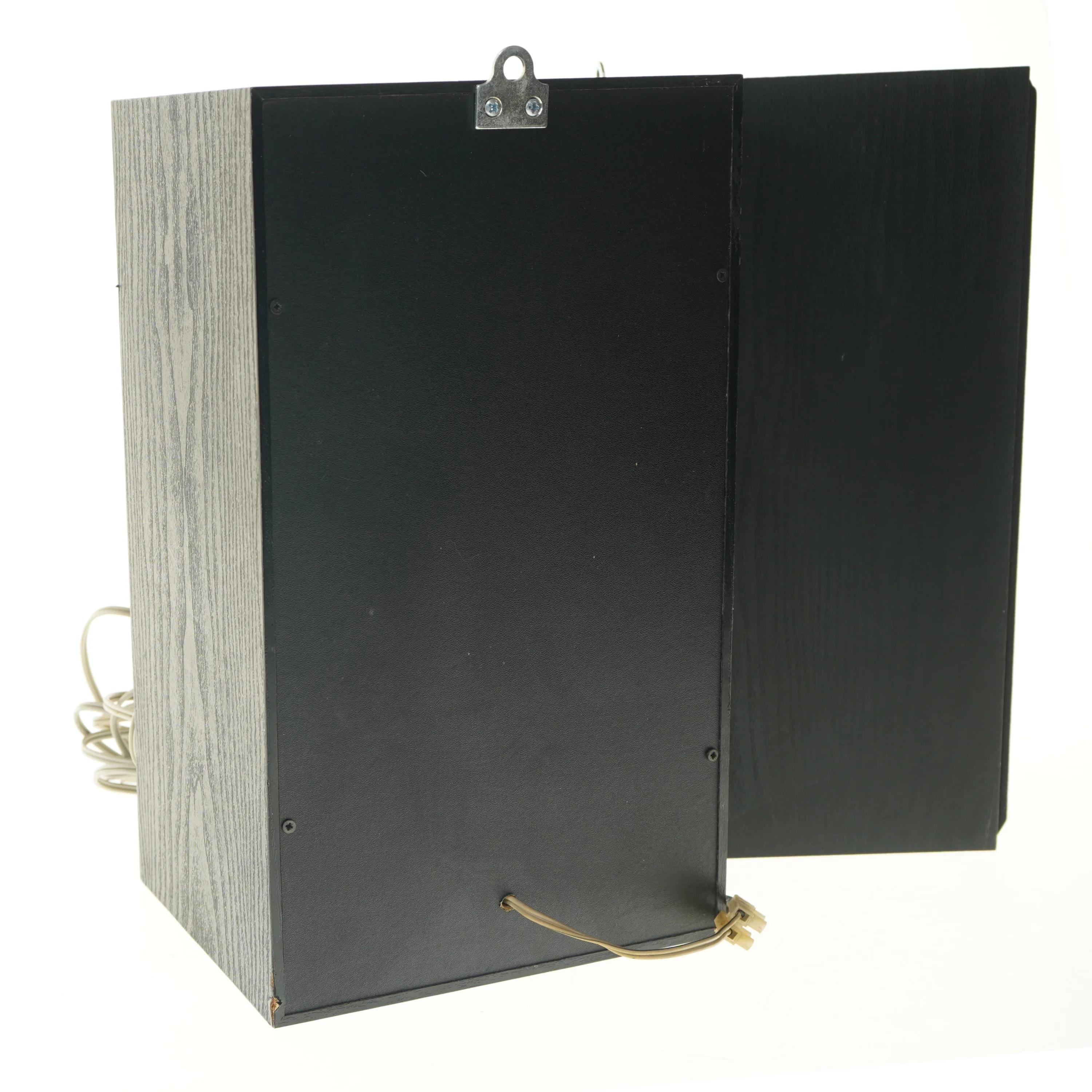 Sorte højtalere med kabler (str. 38x22x18 cm)