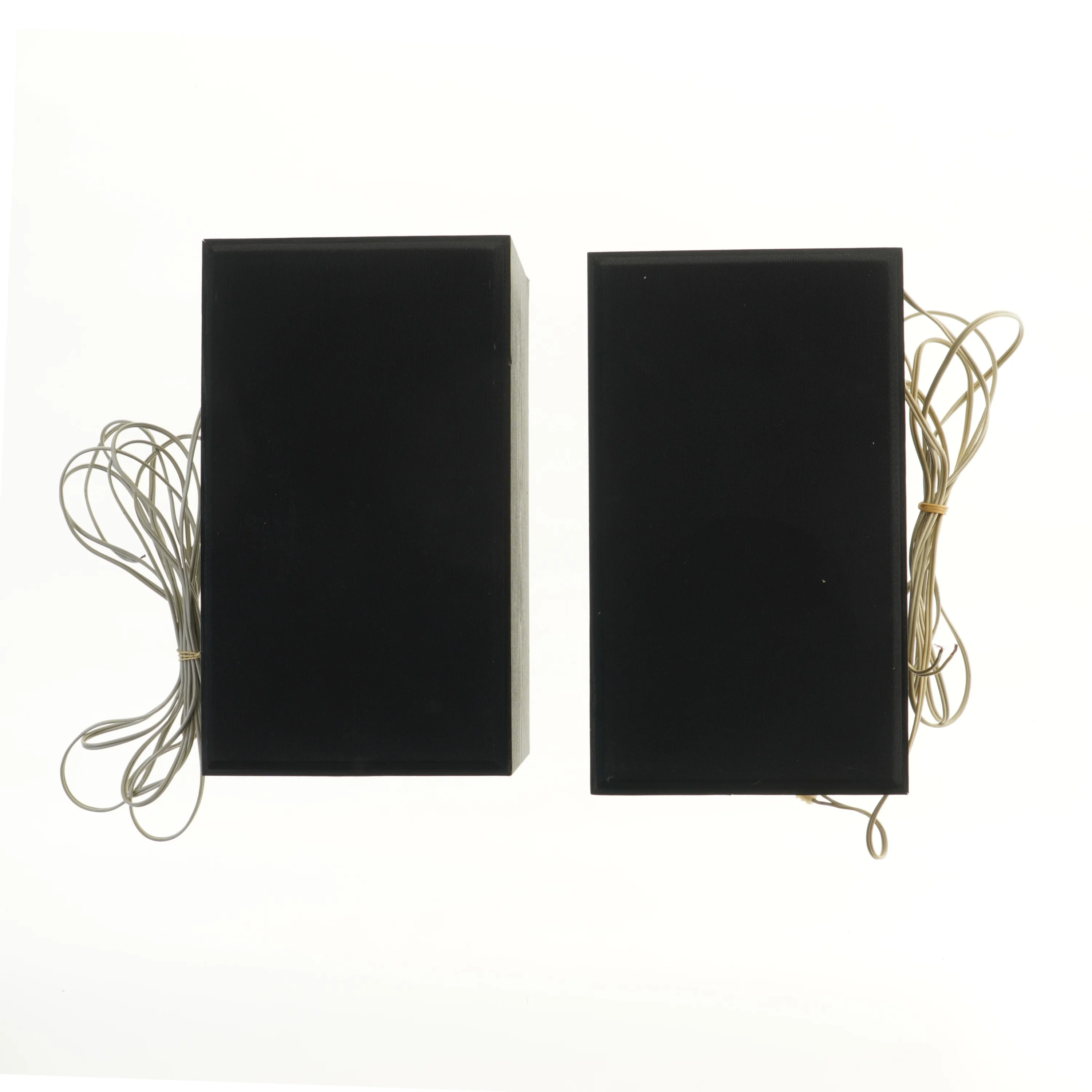 Sorte højtalere med kabler (str. 38x22x18 cm)