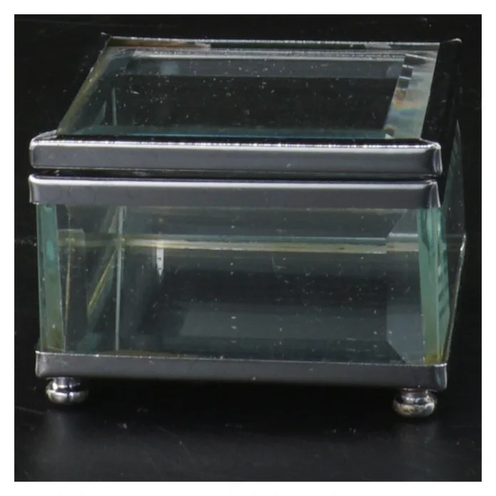 Glas smykkeæske (str. 6x6x3,5 cm)