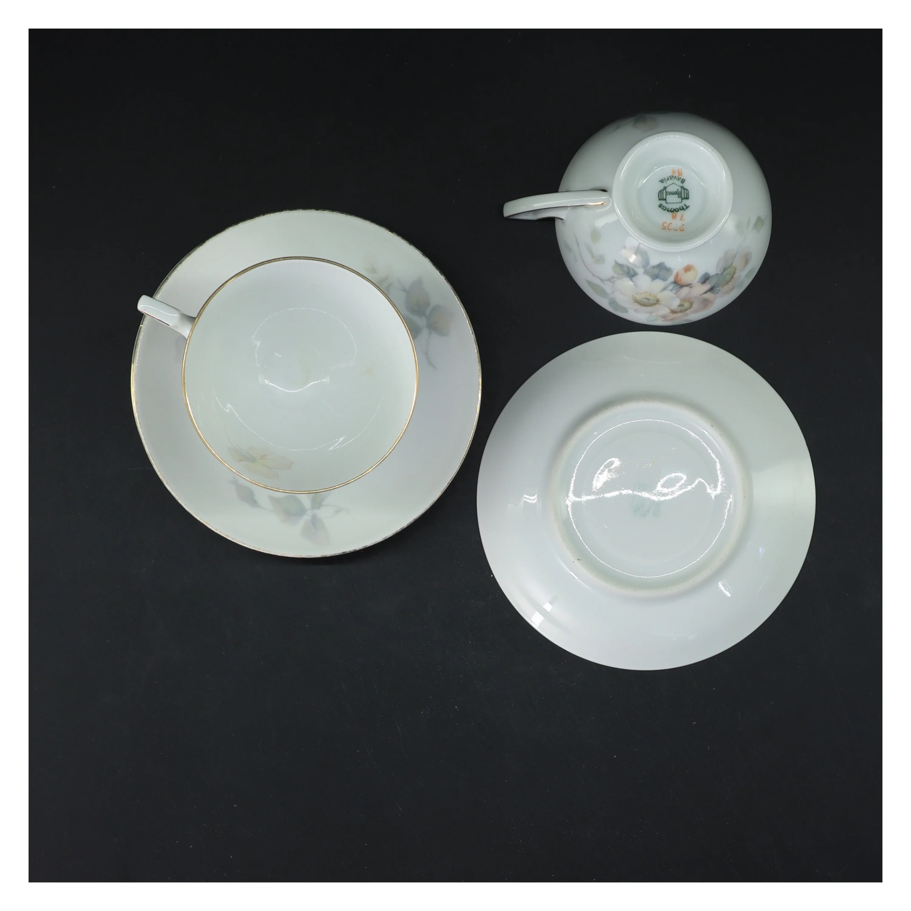 Sæt af 3 tekopper med underkopper (str. 3 stk Ø 13 & 8,5 cm)
