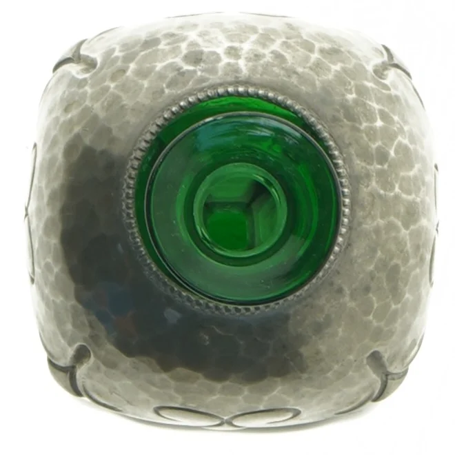 Grøn glasflaske med metaldekoration (str. 18 cm)