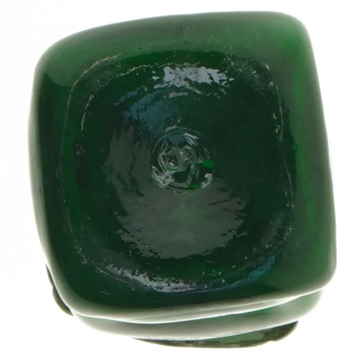 Grøn glasflaske med metaldekoration (str. 18 cm)