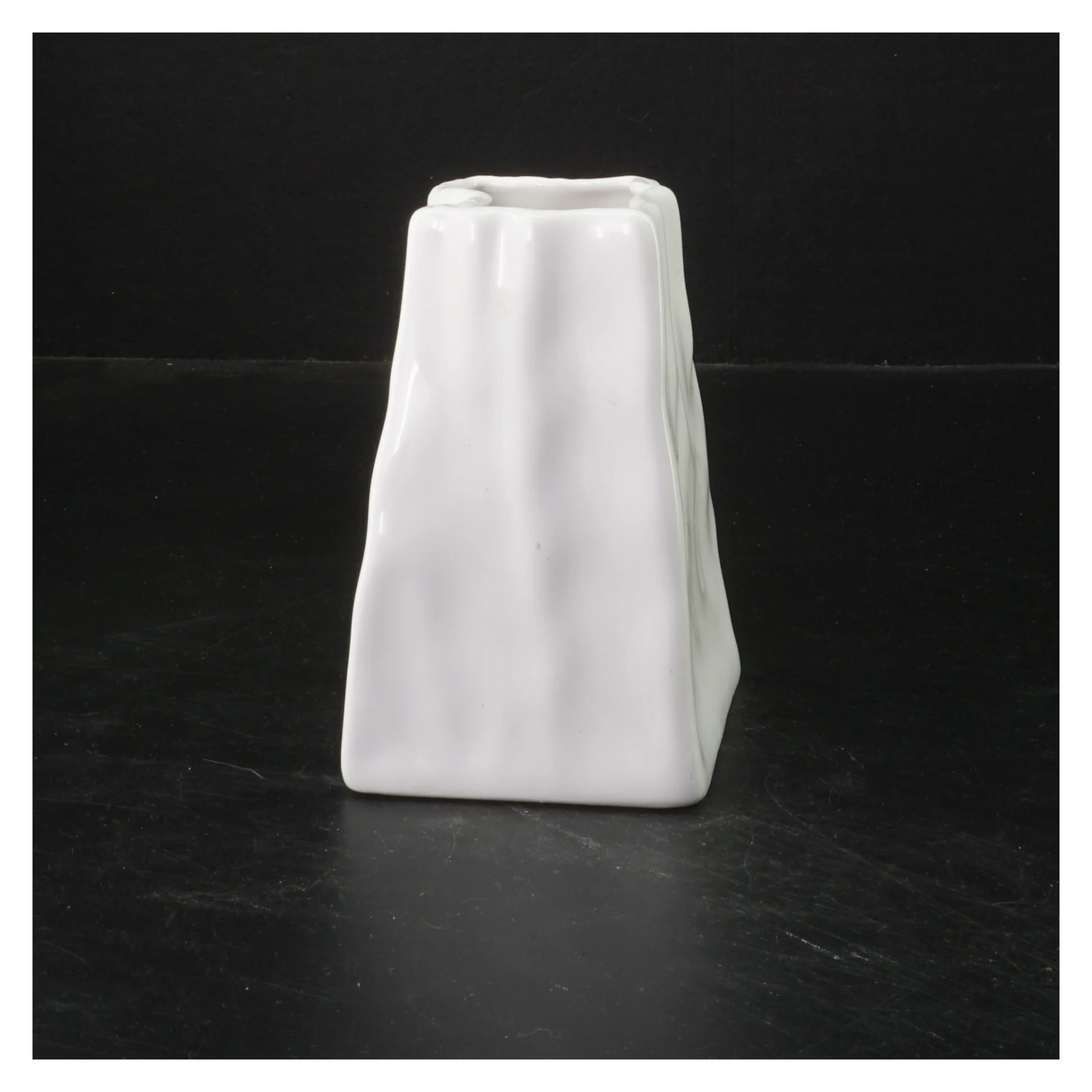  fra Elpa (str. 11,5x9,5x7 cm)