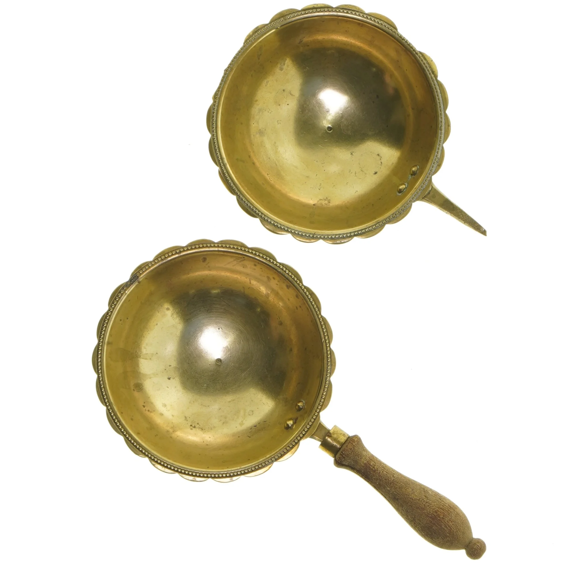 Messingskåle med håndtag (str. Ø 10x5,5 cm)