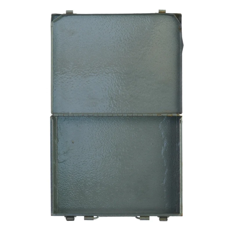 Lille grå metalkuffert (str. 23 x 17 x 4 cm)