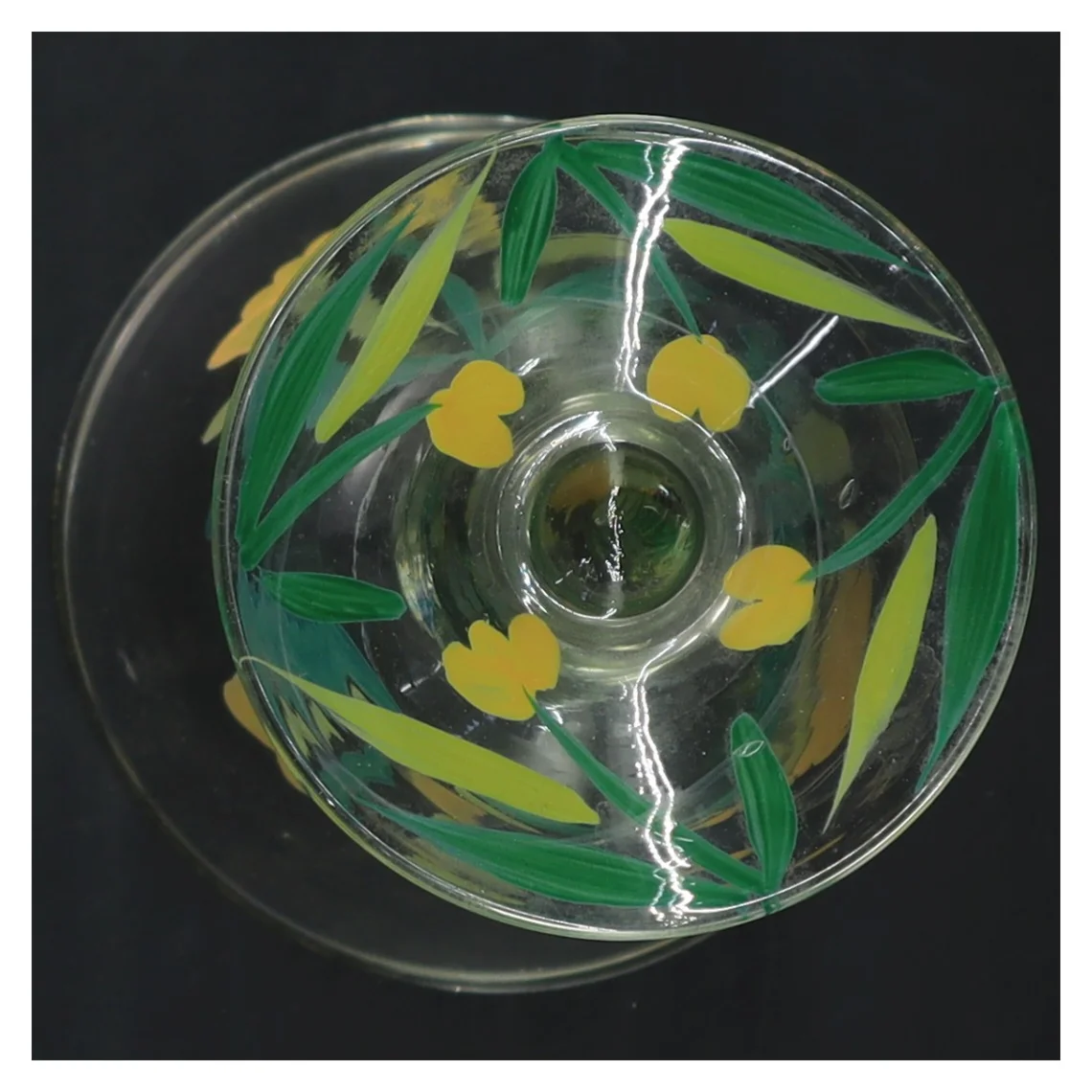 Dekorativ vinglas med blomster (str. 18 cm)