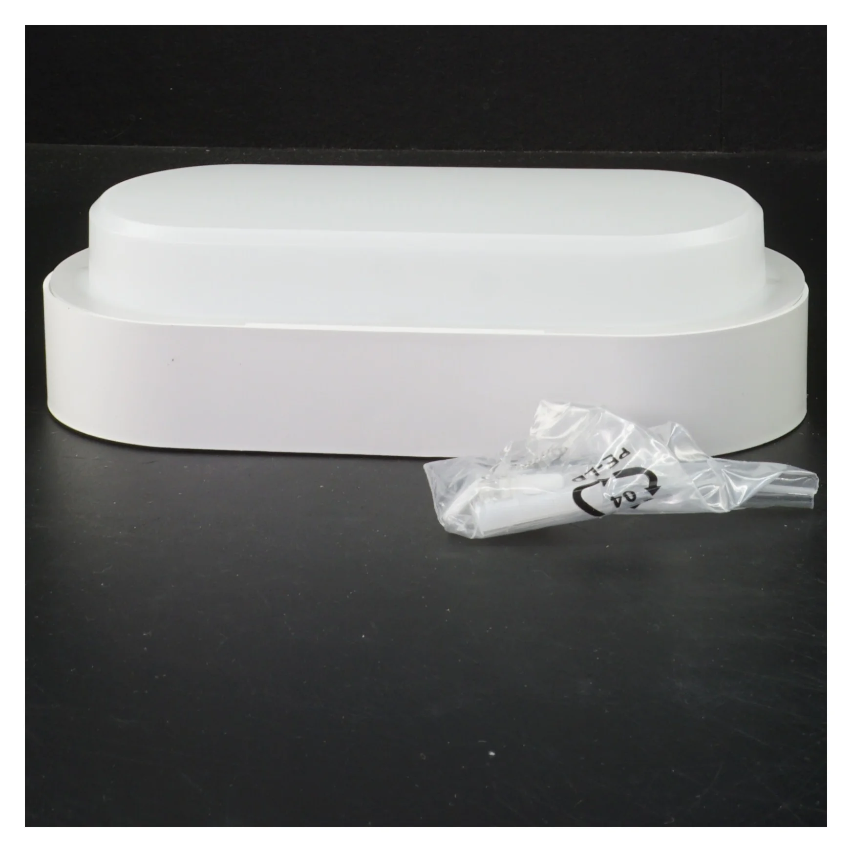 Væglampe RZB 501050.002 (str. 20,5x9,5 cm)