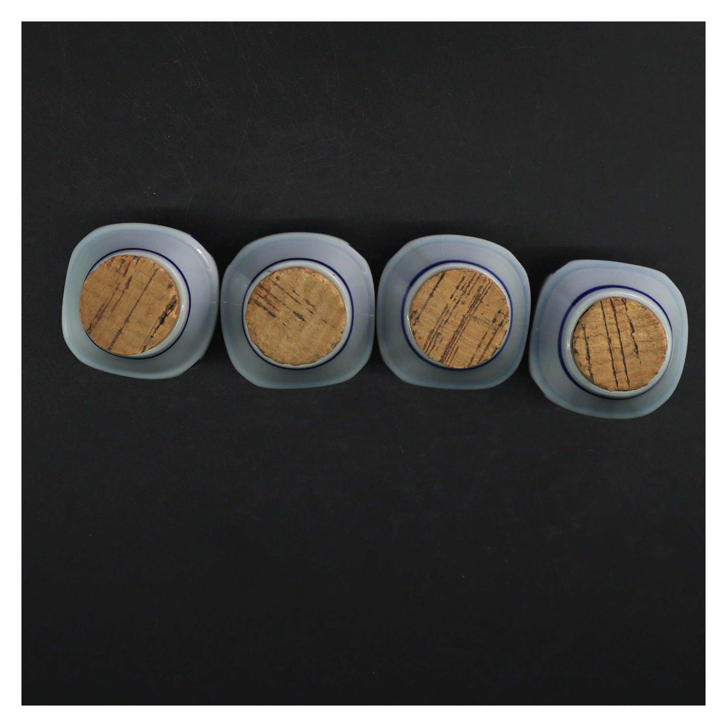 Porcelænskrydderikrukker fra Søholm (str. 11x6 cm)