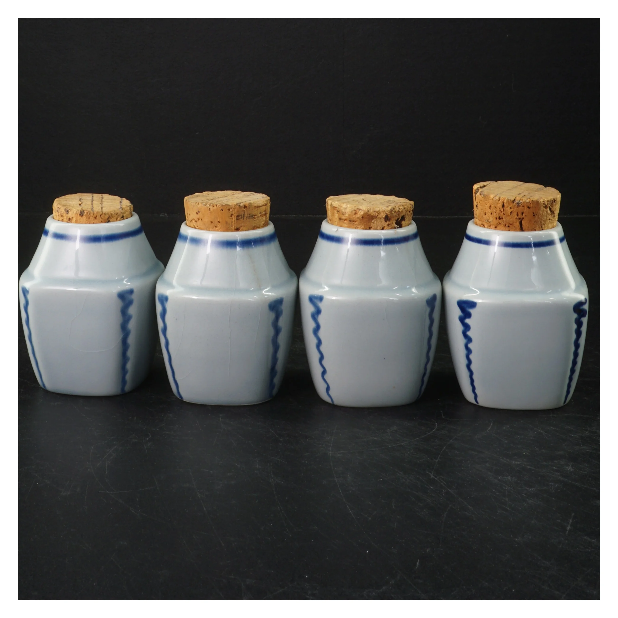 Porcelænskrydderikrukker fra Søholm (str. 11x6 cm)