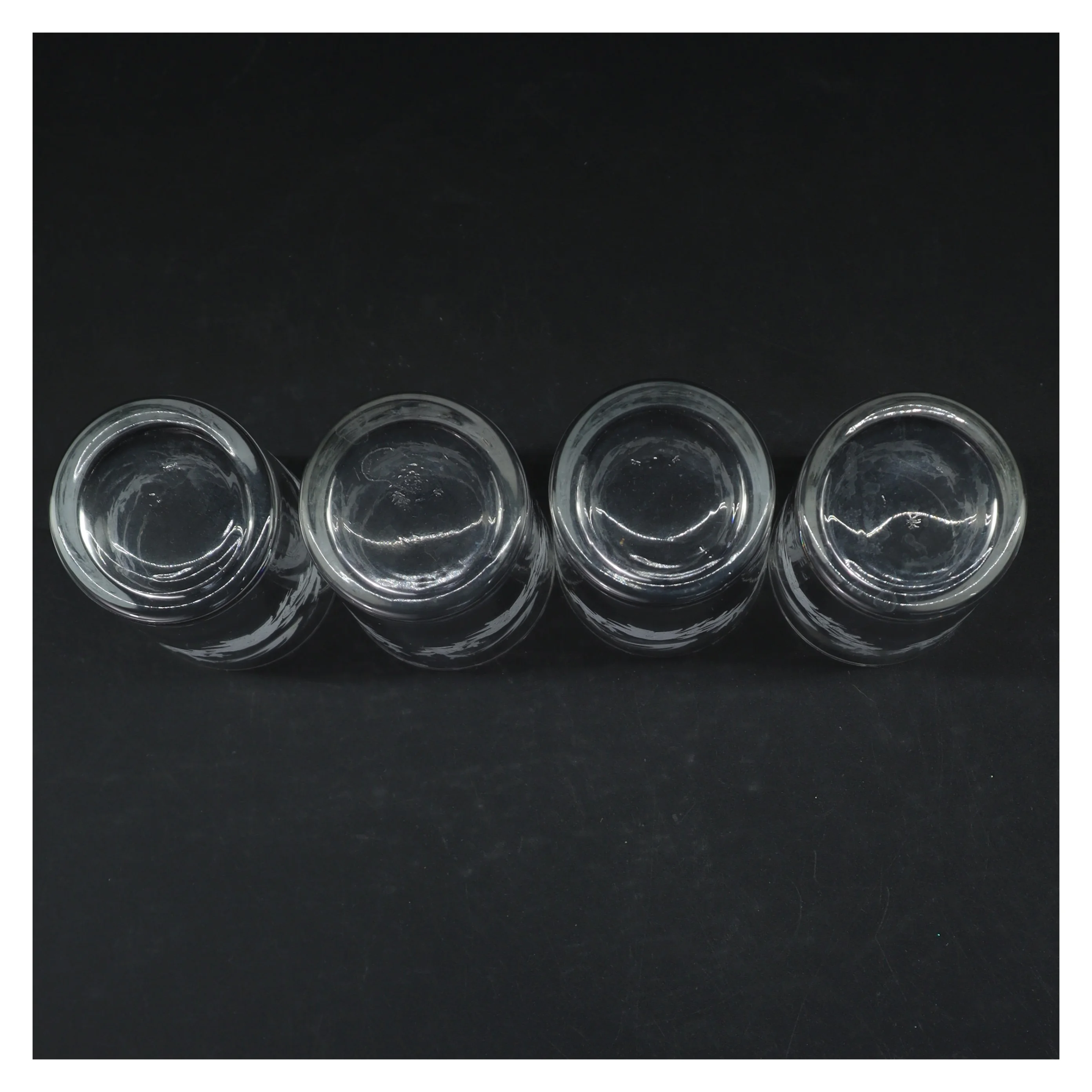 Graverte glasvaser (str. Ø 7 cm. længde, 14,5. cm)