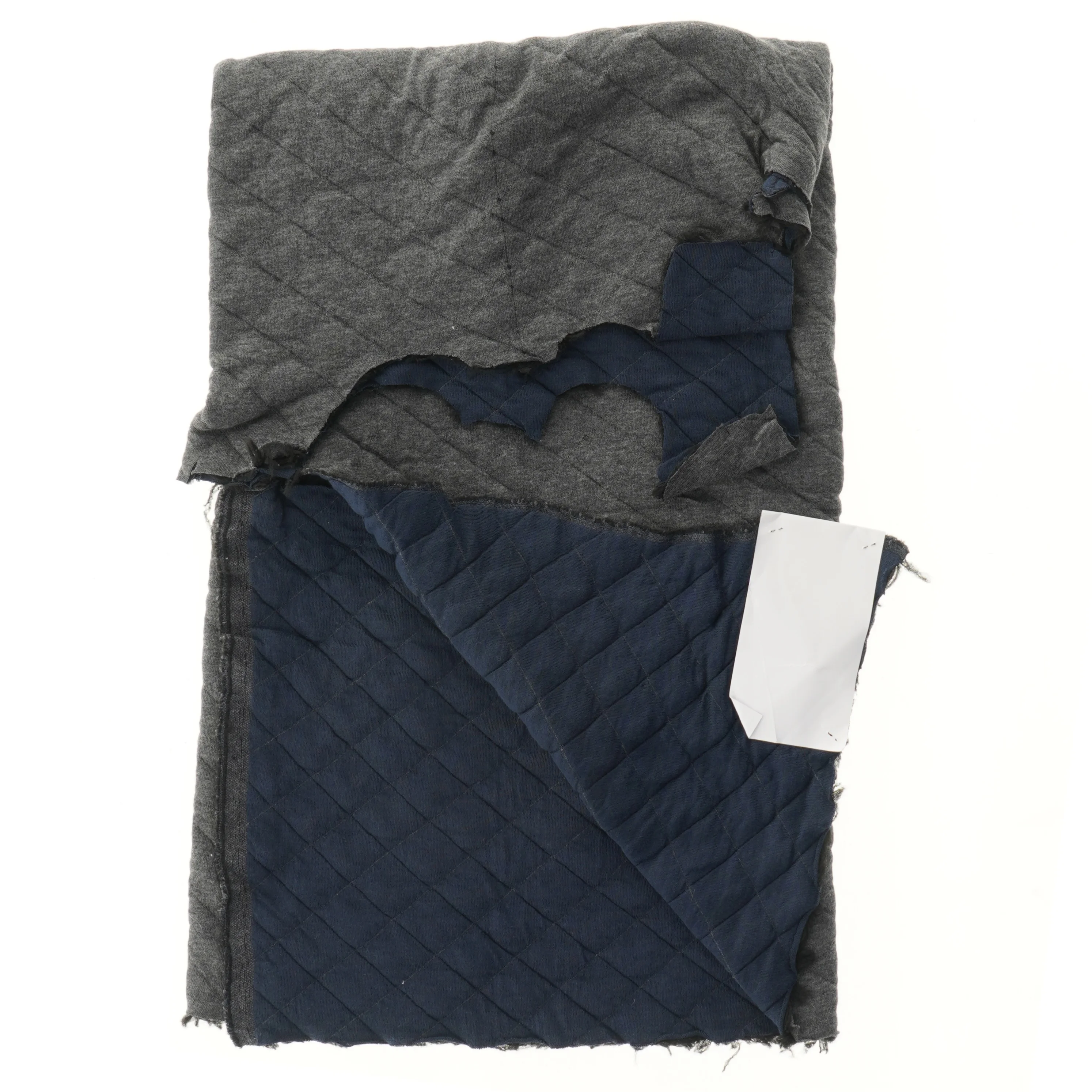 Quiltet gråt stof (str. 136x80 cm)