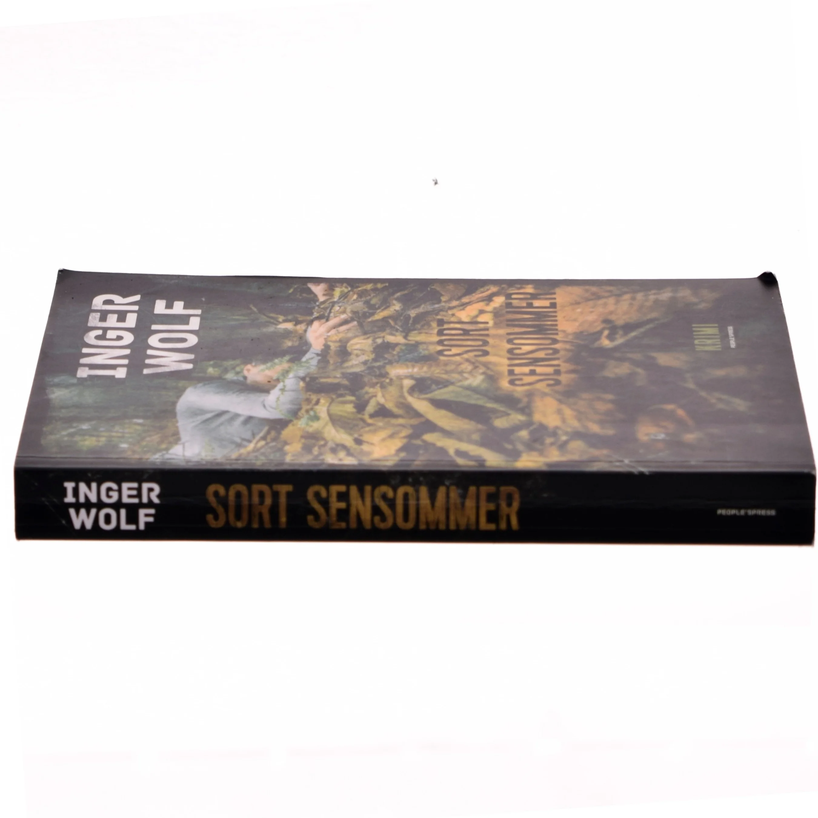 Sort sensommer af Inger Wolf (Bog)