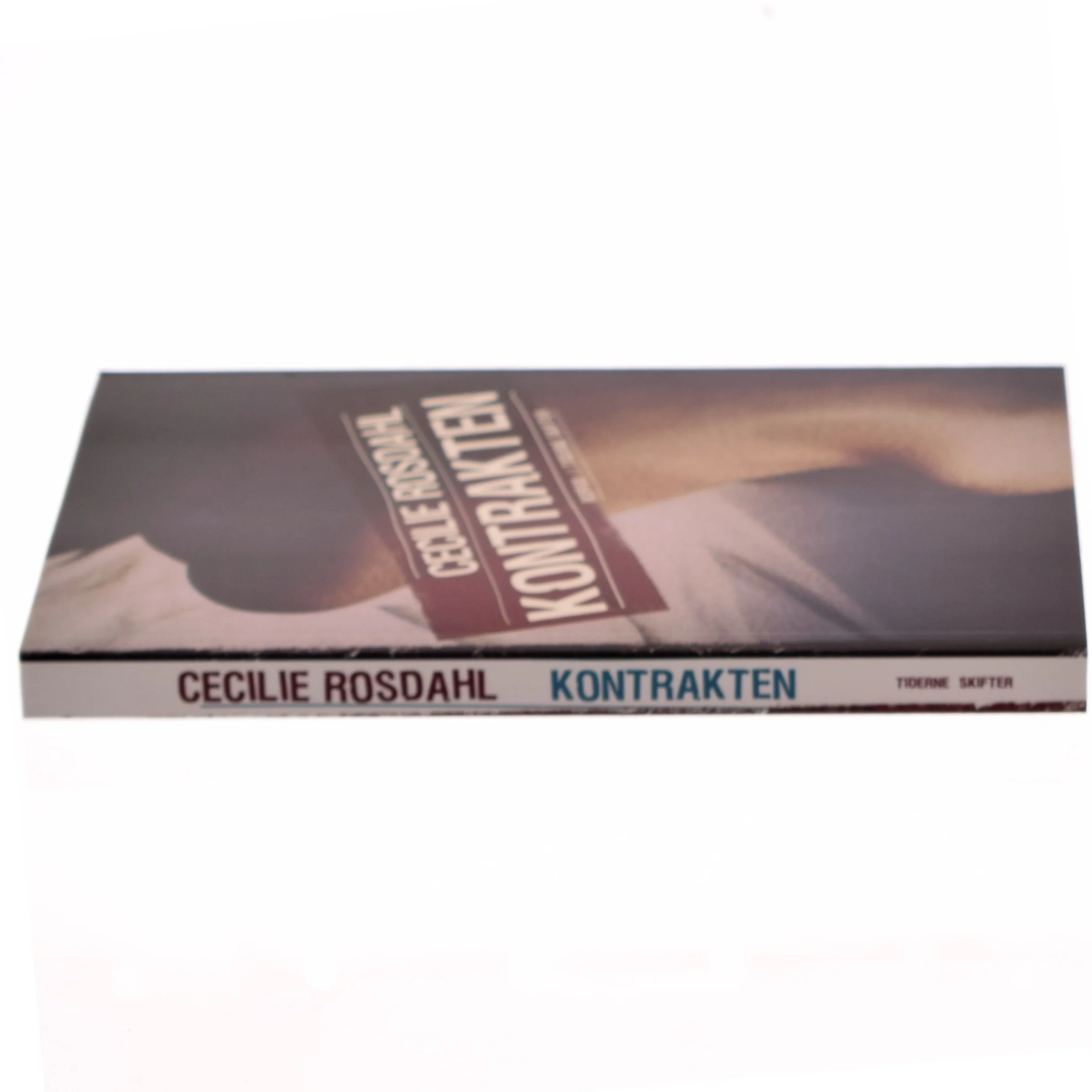 Kontrakten : roman af Cecilie Rosdahl (Bog)