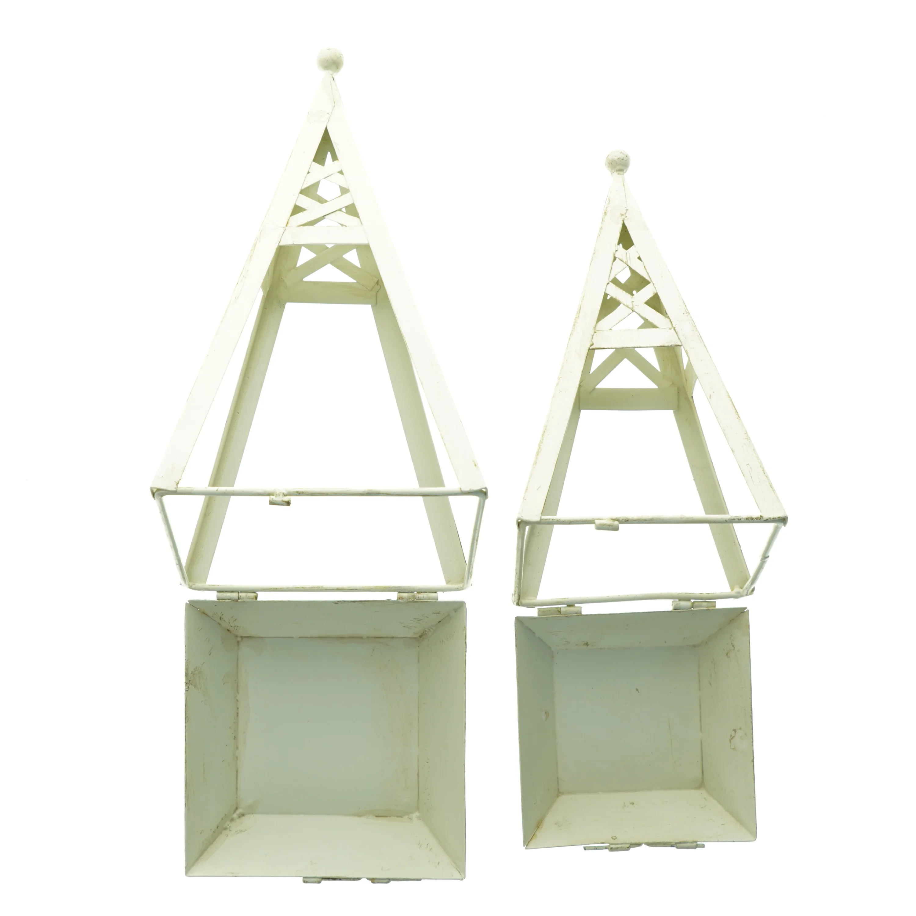 Metal lanterner (str. 41 x 19 x 19 cm og 35 x 16 x 16 cm)