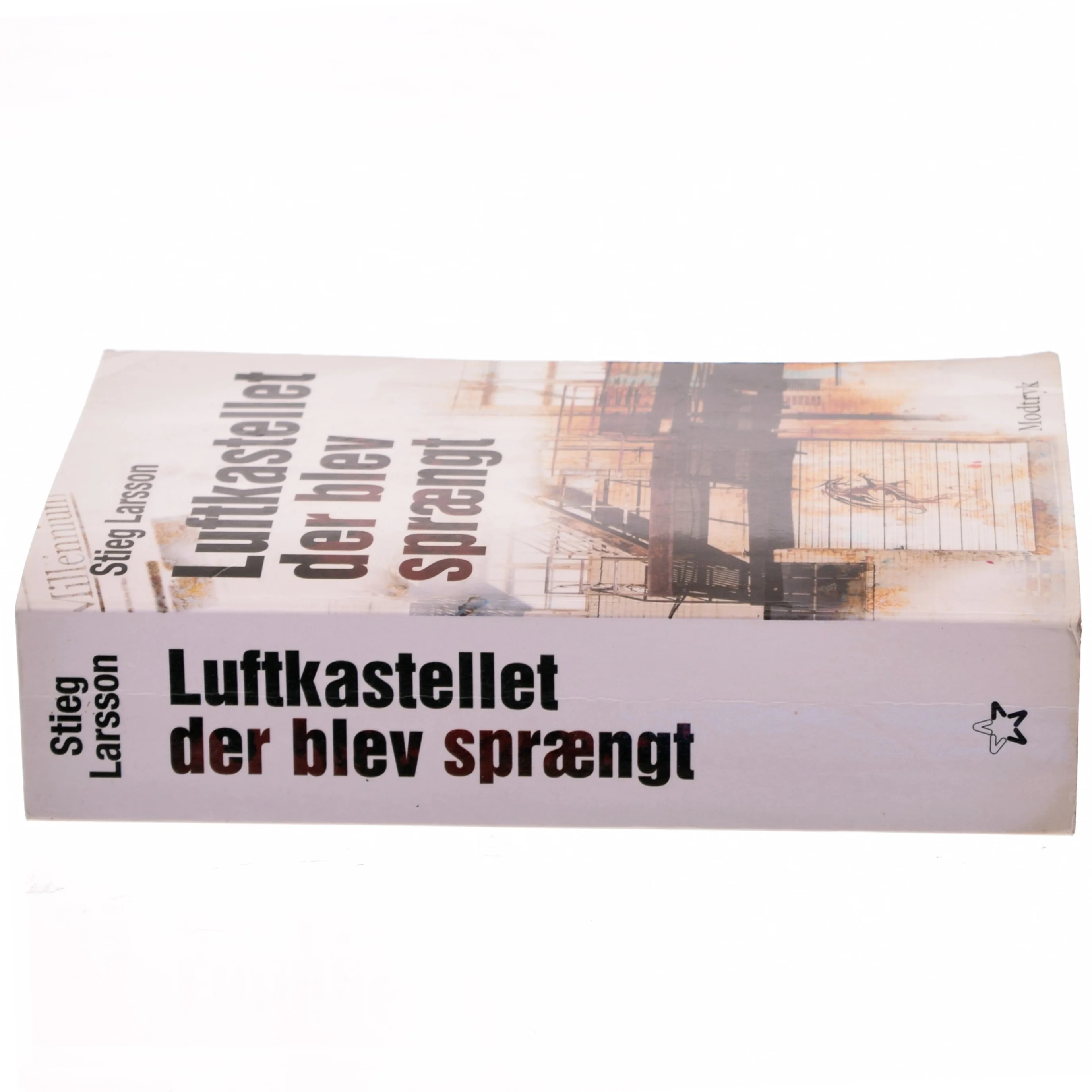 Luftkastellet Der Blev Spraengt (af Stieg Larsson) [Imported] [Paperback] (Danish) (Millennium, 3. Bind) af Stieg Larsson (Bog)
