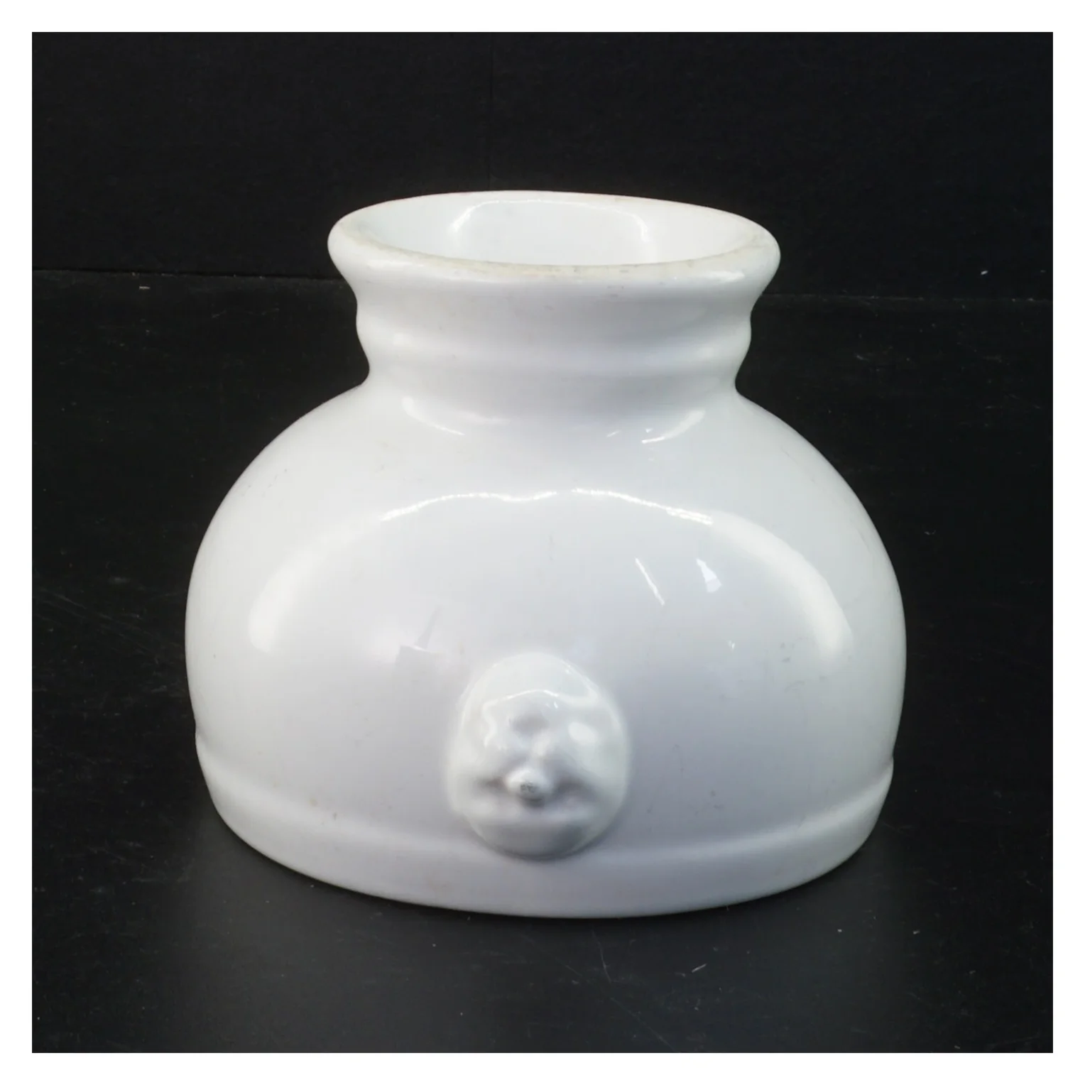 Hvid porcelænsskål (str. 9 x 14 x 12 cm)