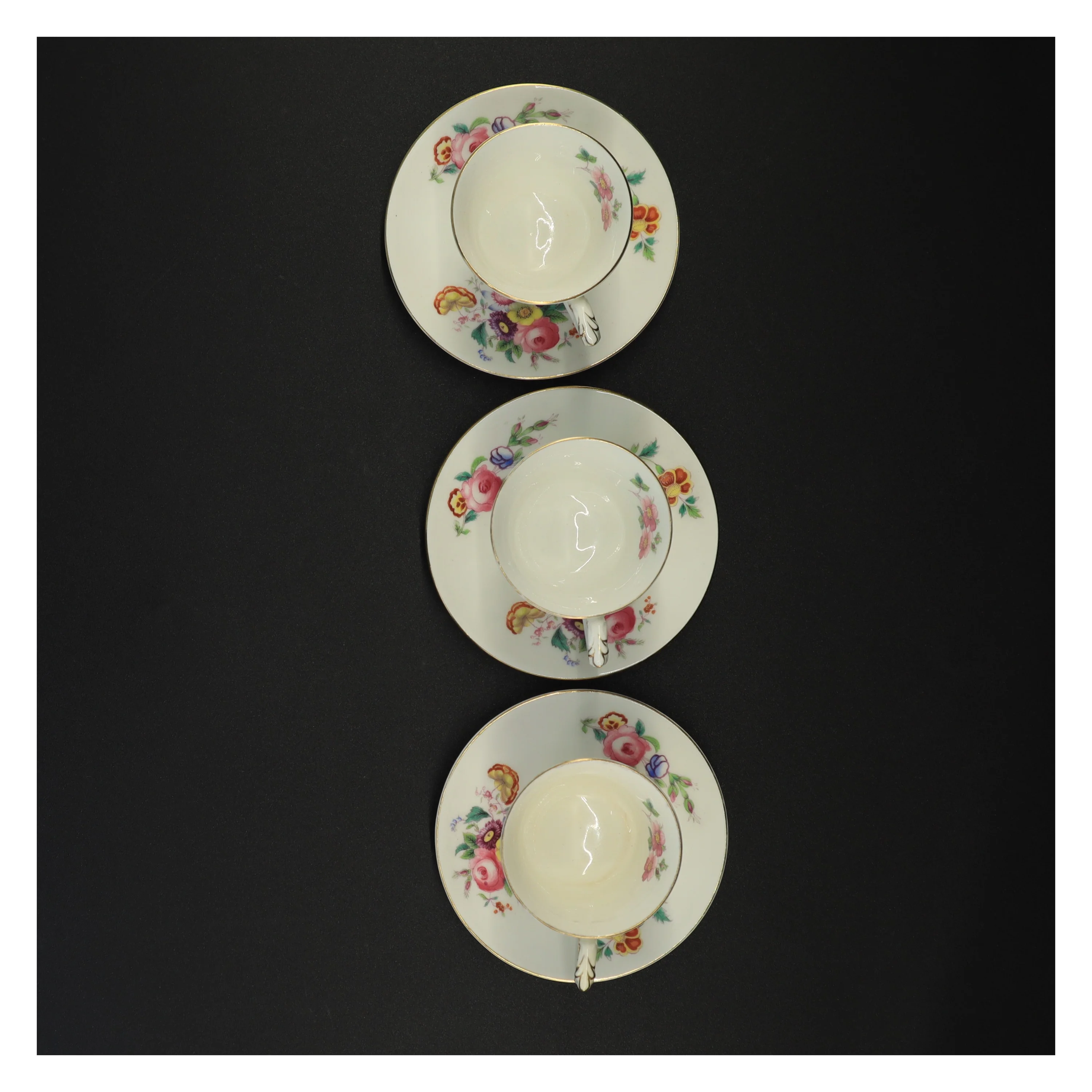 Porcelænskopper med underkopper fra Crescent (str. Diameter 11 cm kop 6 x 6 cm)