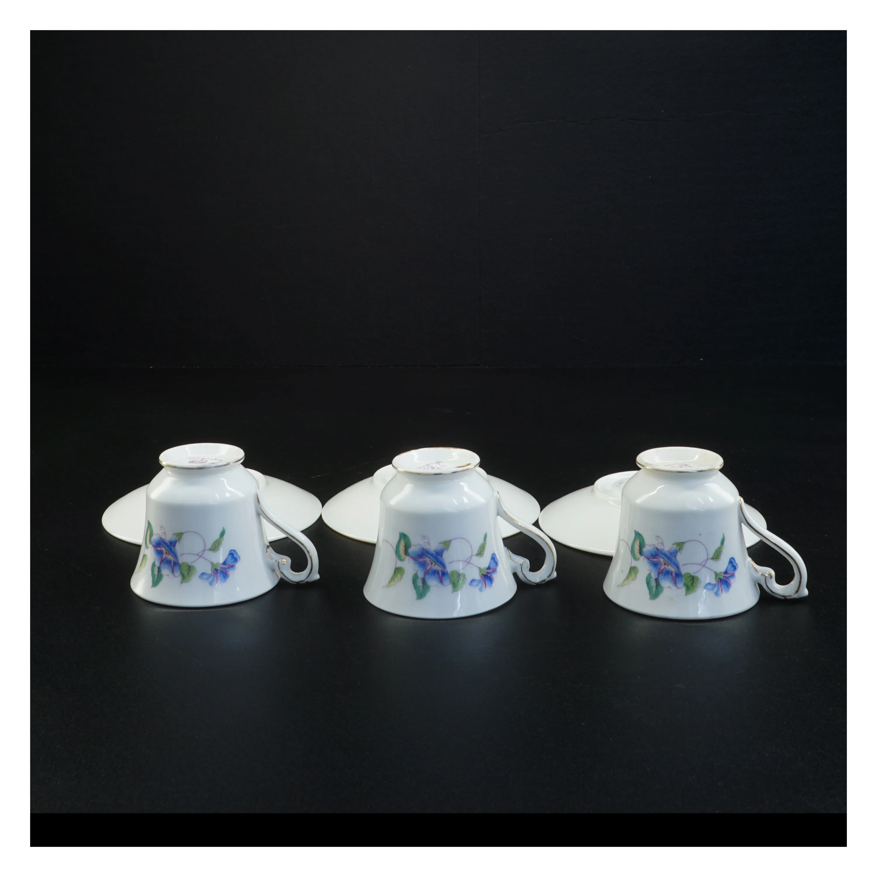 Porcelænskopper med underkopper fra Crescent (str. Diameter 11 cm kop 6 x 6 cm)