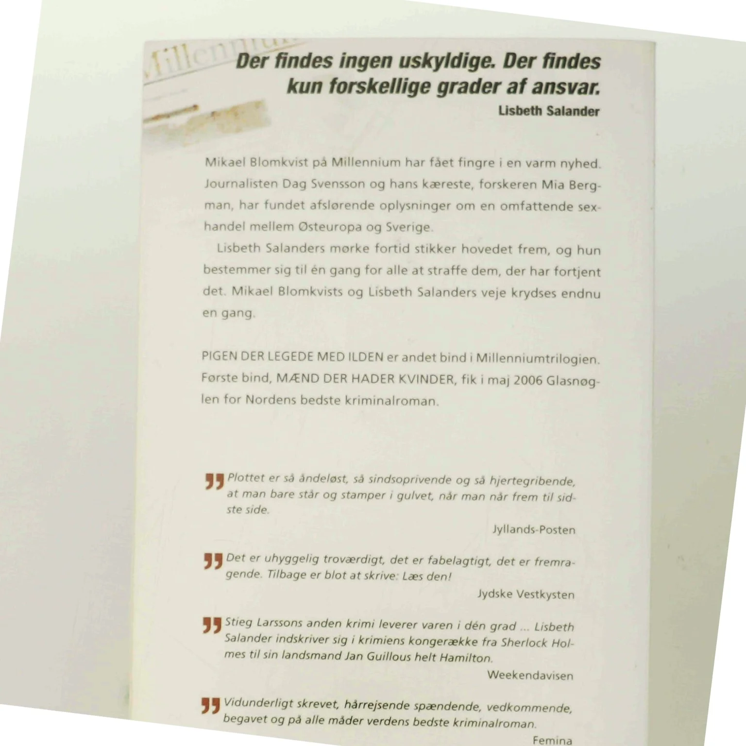 Pigen Der Legede Med Ilden (Millennium, 2. Bind) af Stieg Larsson (Bog)