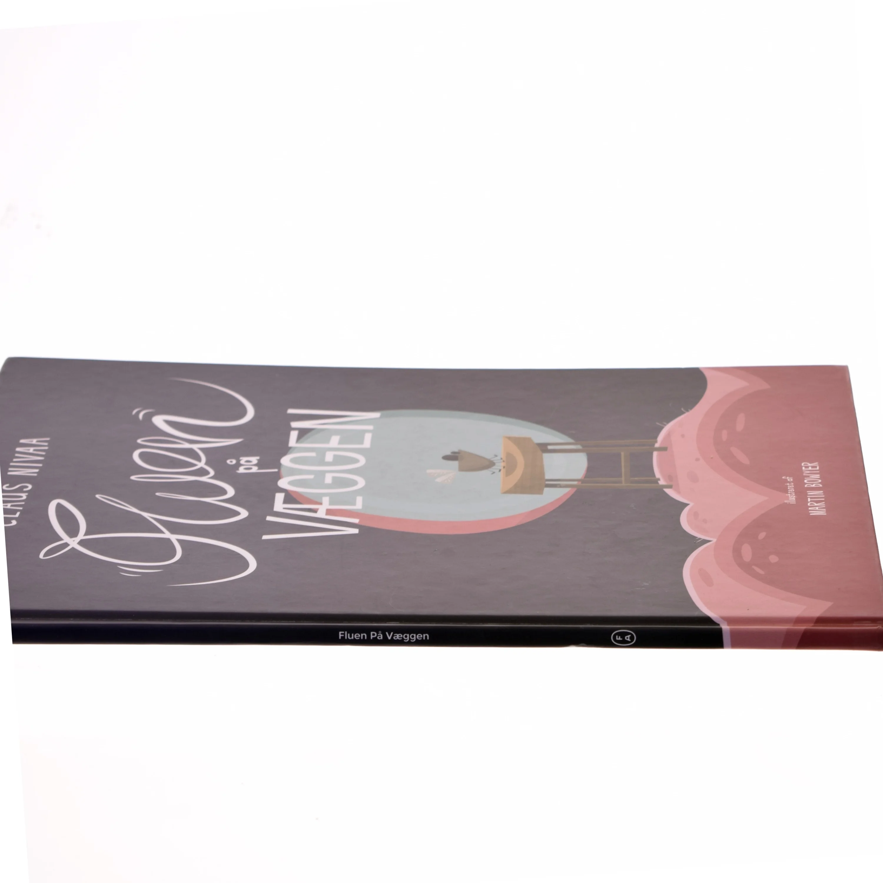 Fluen på Væggen - Bog fra Forlaget Alba