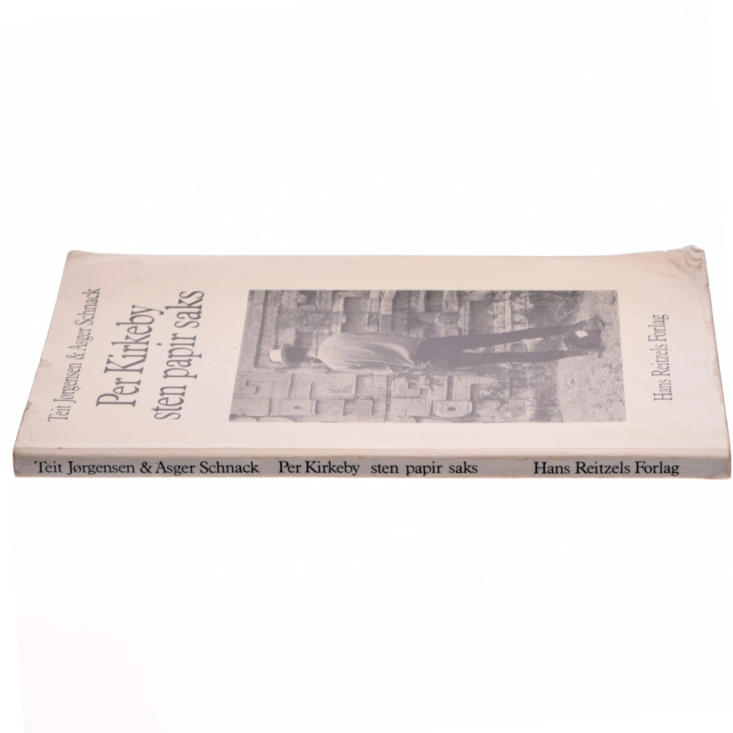 Bog: Per Kirkeby - sten papir saks fra Hans Reitzels Forlag