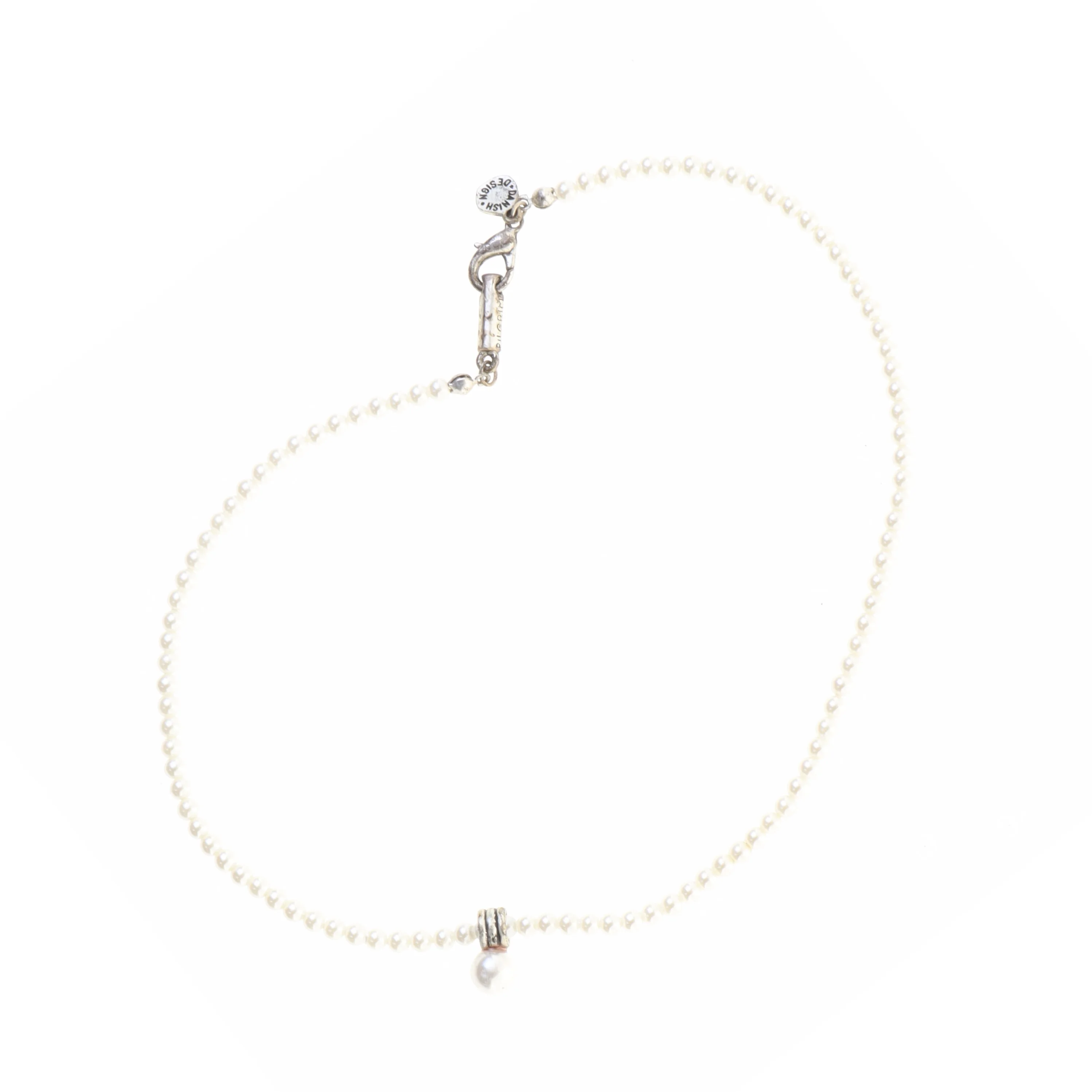 Perlehalskæde med vedhæng fra Pilgrim (str. Kæde 41 komma 5 cm)